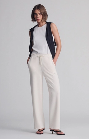 SPORTY LUXE TENCEL? PANTS IN COCONUT MILK TaglessDesign
