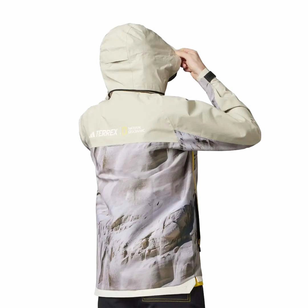 adidas - Women's Terrex National Geographic Rain.Rdy Jacket (IC1992) UltraQuietMaterial Seamless Design