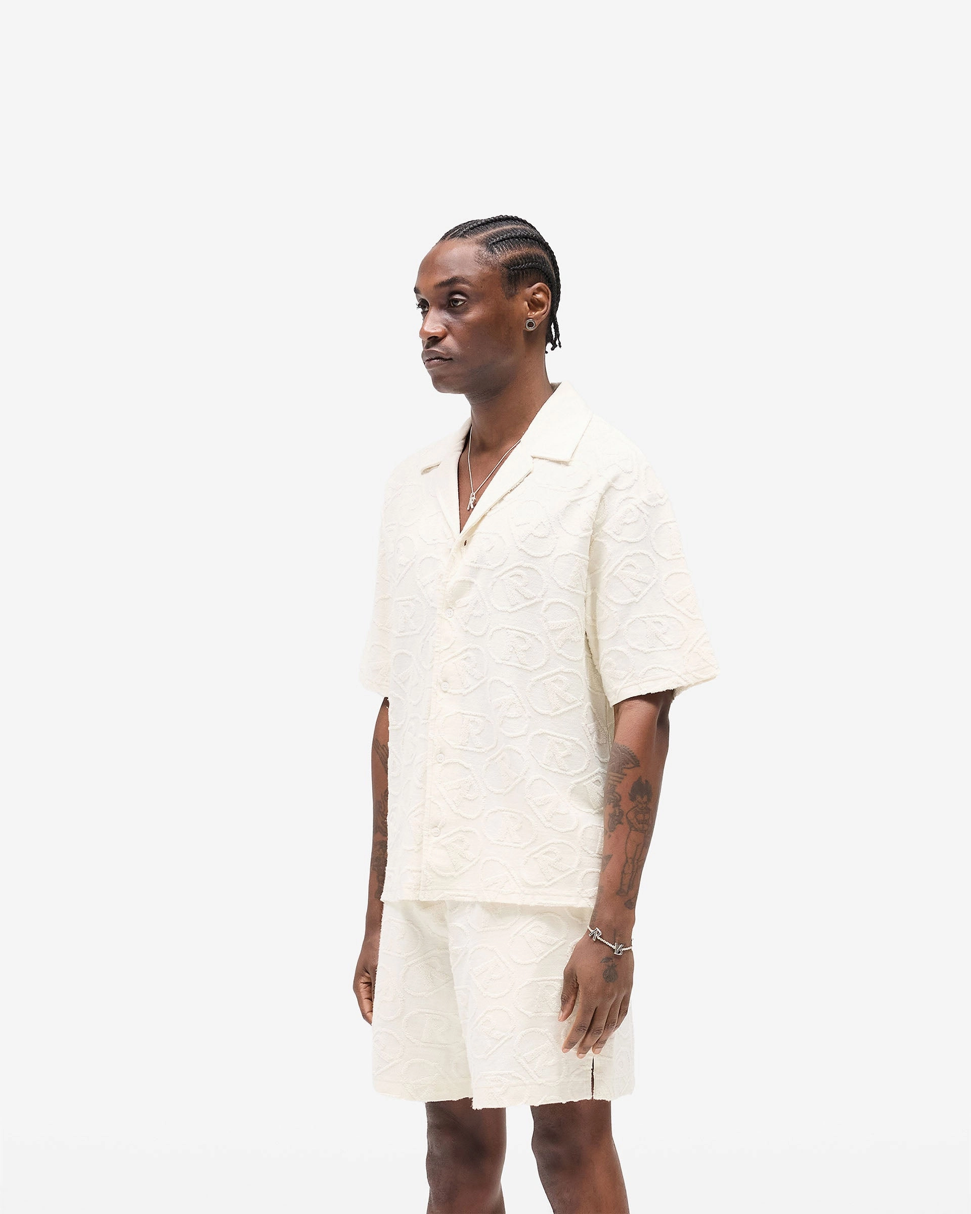 Structured Shoulder Support Urban Style All Over Print Towel Shirt - Aged White