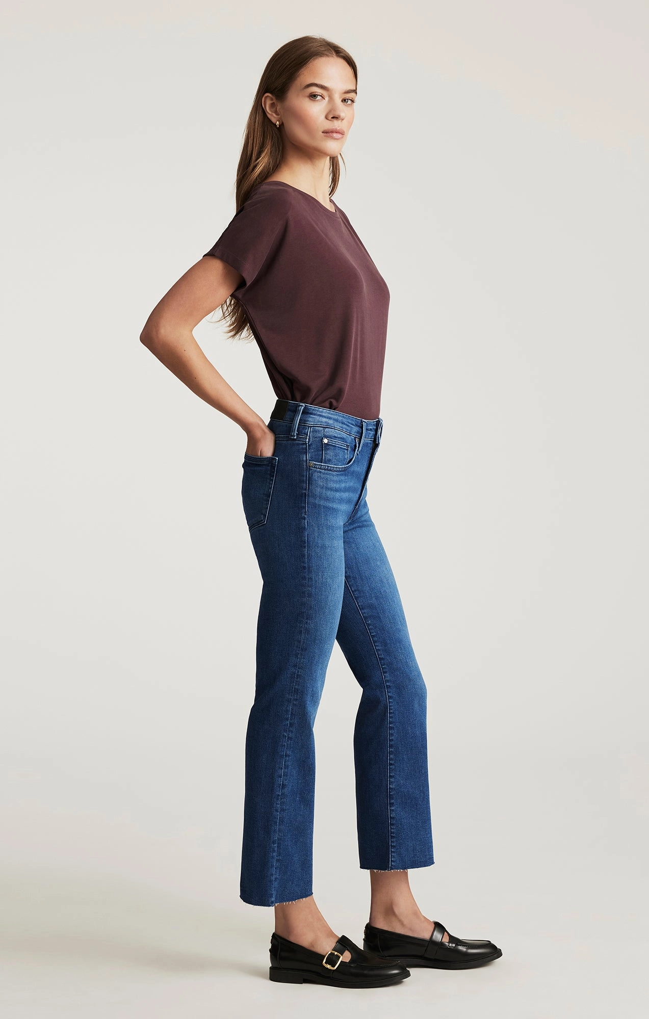 ANIKA CROPPED FLARE IN DARK BRUSHED FLEX BLUE Morning Ready Subtle Palette