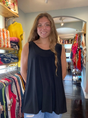 PolishedFinish FlexibleCollarStructure Black V-Neck to Round Neck Reversible Tank Top