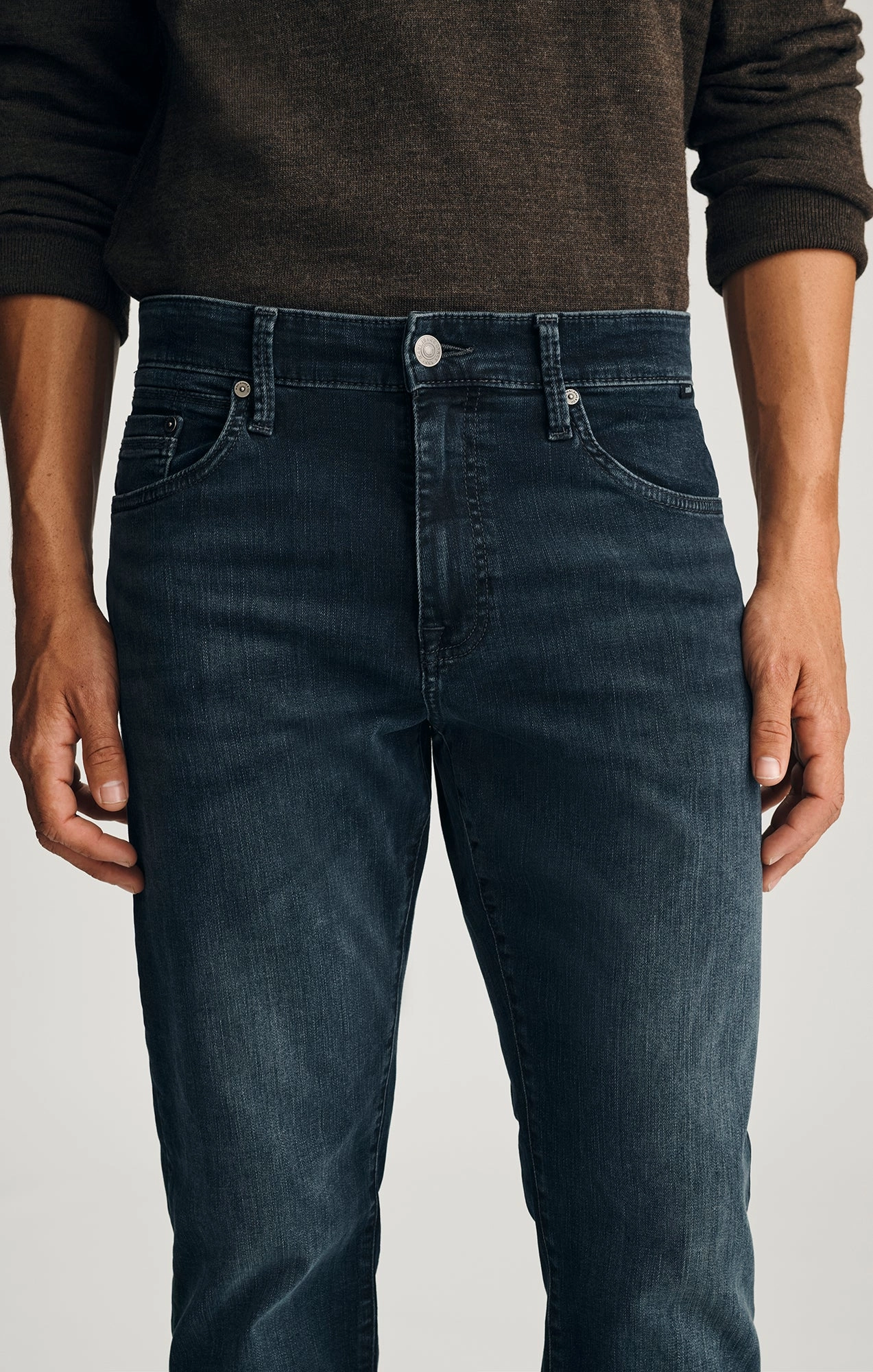 Travel Essential ZACH STRAIGHT LEG IN MIDNIGHT ORGANIC VINTAGE