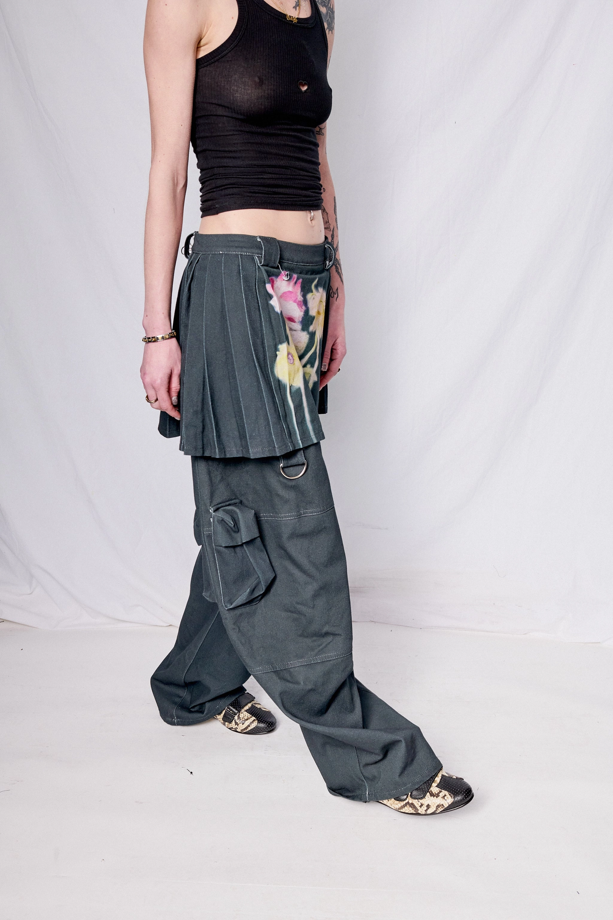 Black Flower Drip Lawn Skirt Cargo Pant Feminine Fit Outdoor Essentials