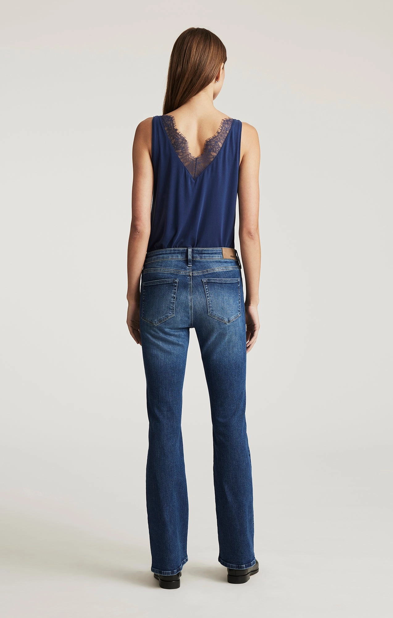 VICKY BOOTCUT IN DARK BRUSHED FLEX BLUE Simple Aesthetic Work Meeting Relaxed Style