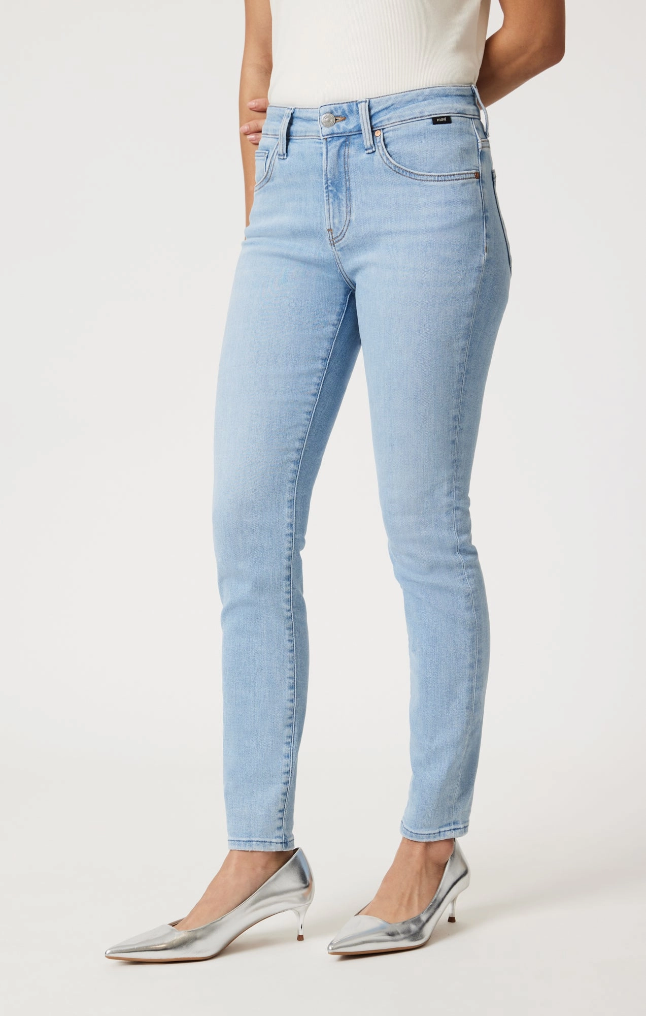 TESS SKINNY IN LIGHT FLEX BLUE Anytime Fit Modern Spring Mood