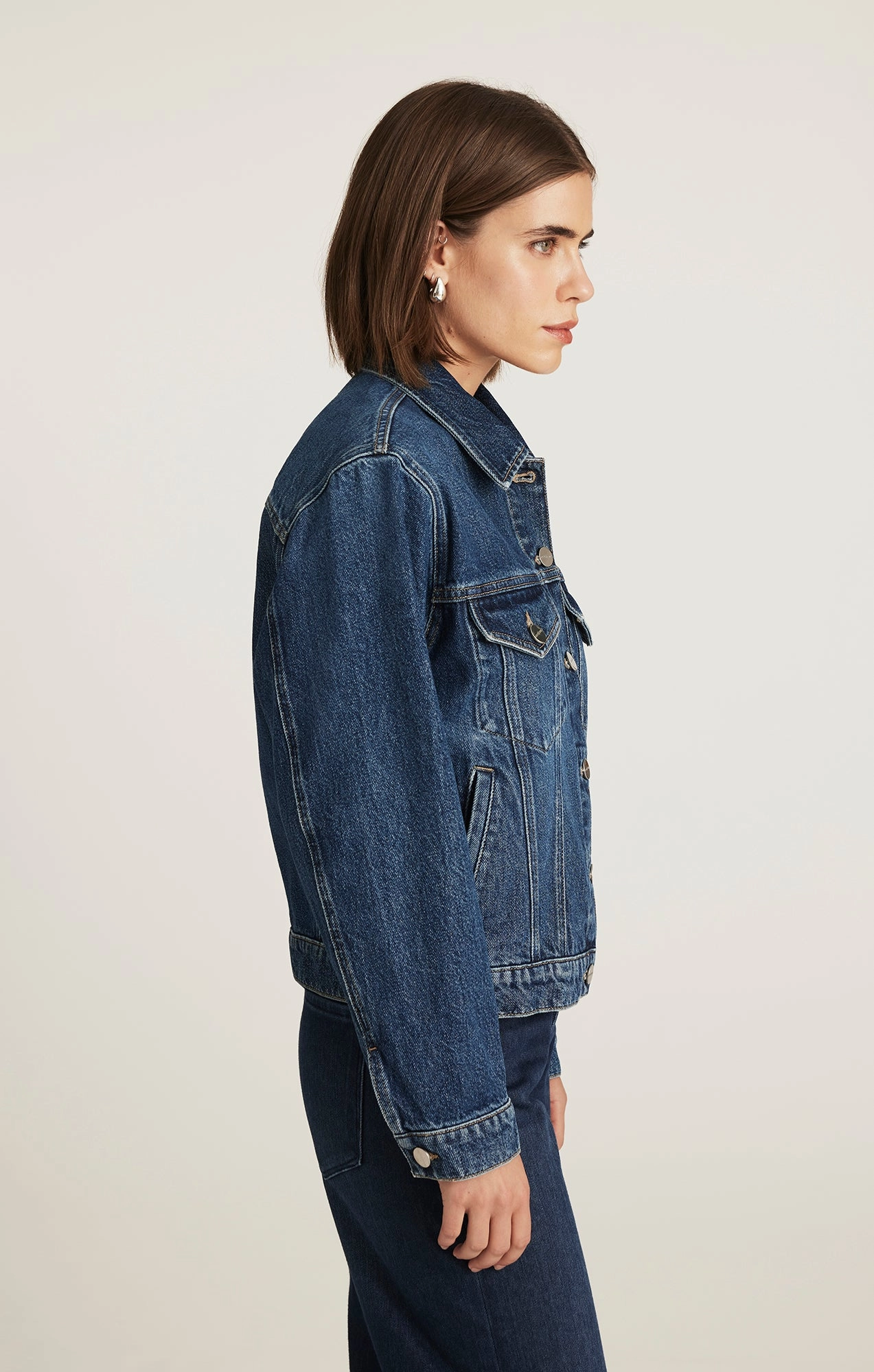 RUBY DENIM JACKET IN DARK BLUE ICON Spring Mood Slim Outfit Basic