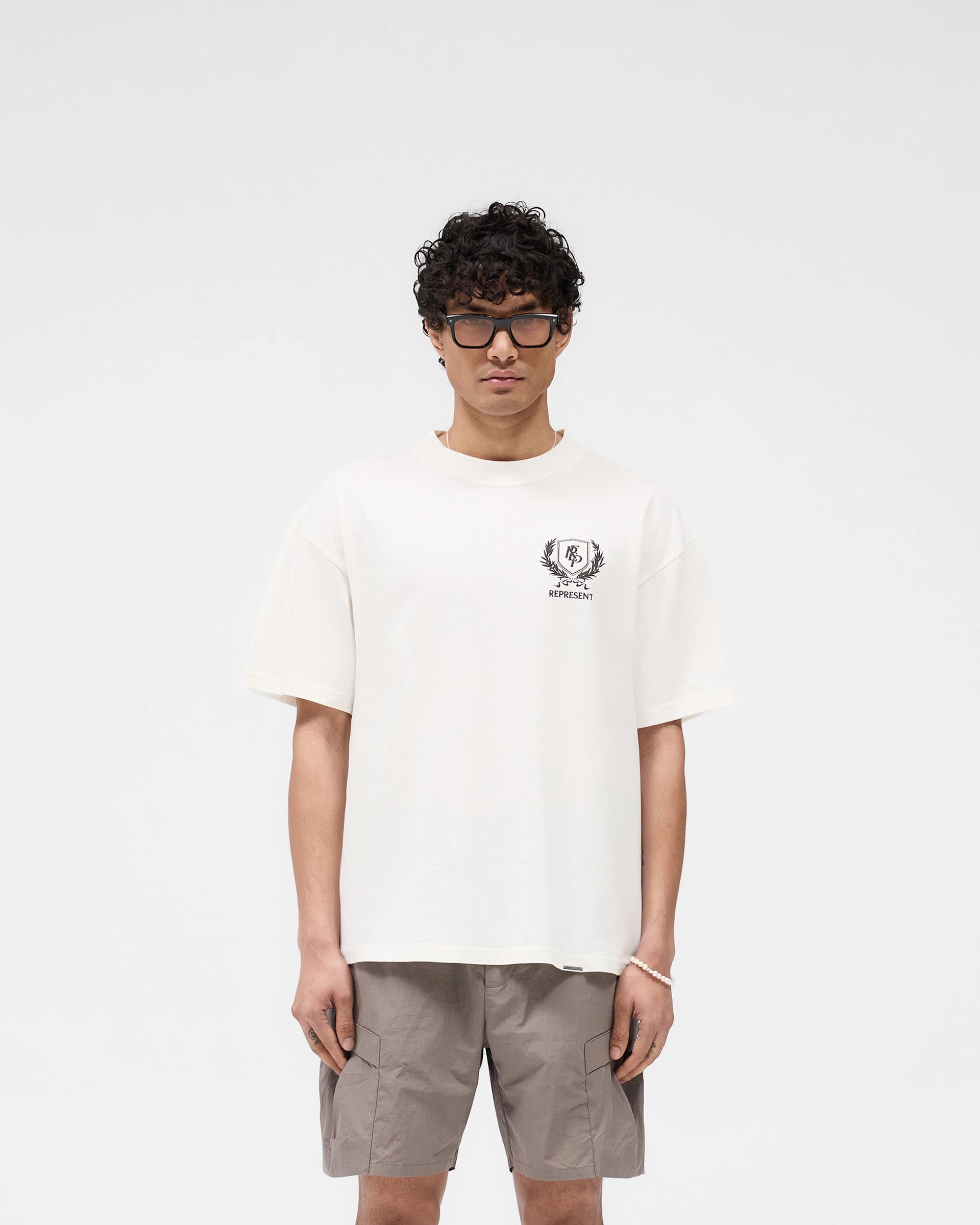 Layering Comfort Wear Chic Smart Crest T-Shirt - Flat White