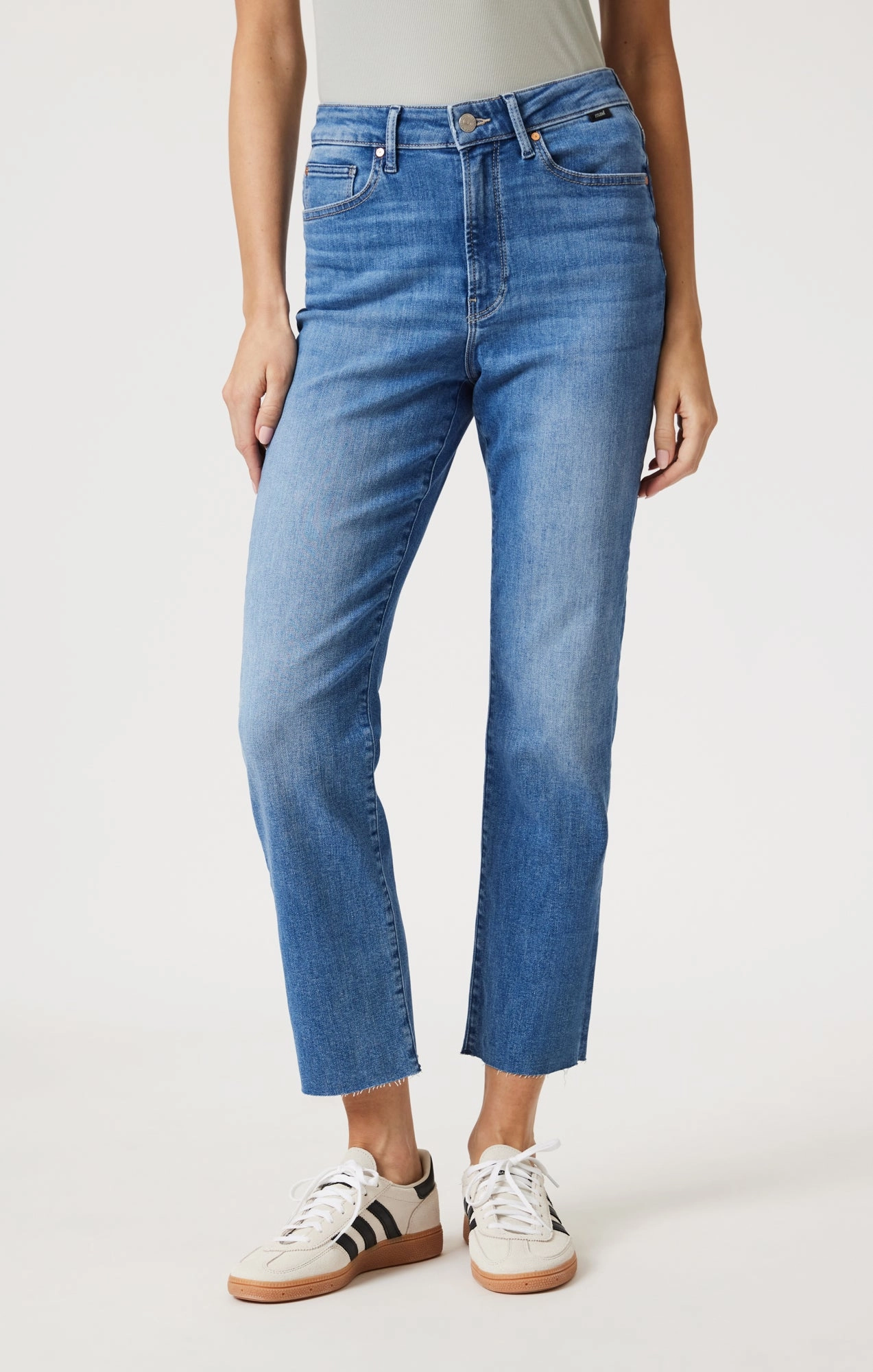 Casual Friday Durable Athlete Fit Slim Cut NEW YORK STRAIGHT LEG IN MID BLUE FLEX BLUE