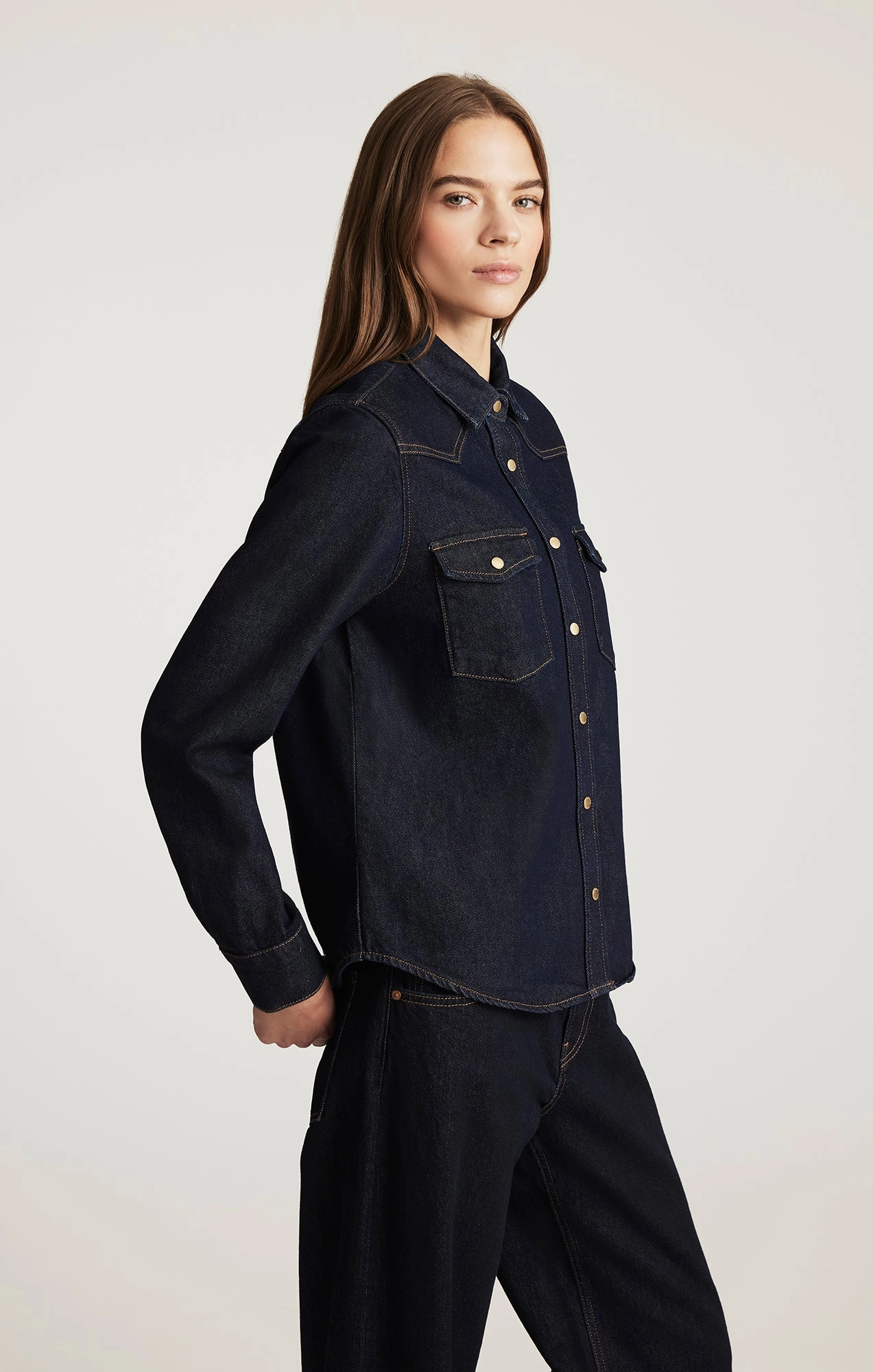 ANGELA DENIM SHIRT IN RINSE CLASSIC BLUE Fit Ready