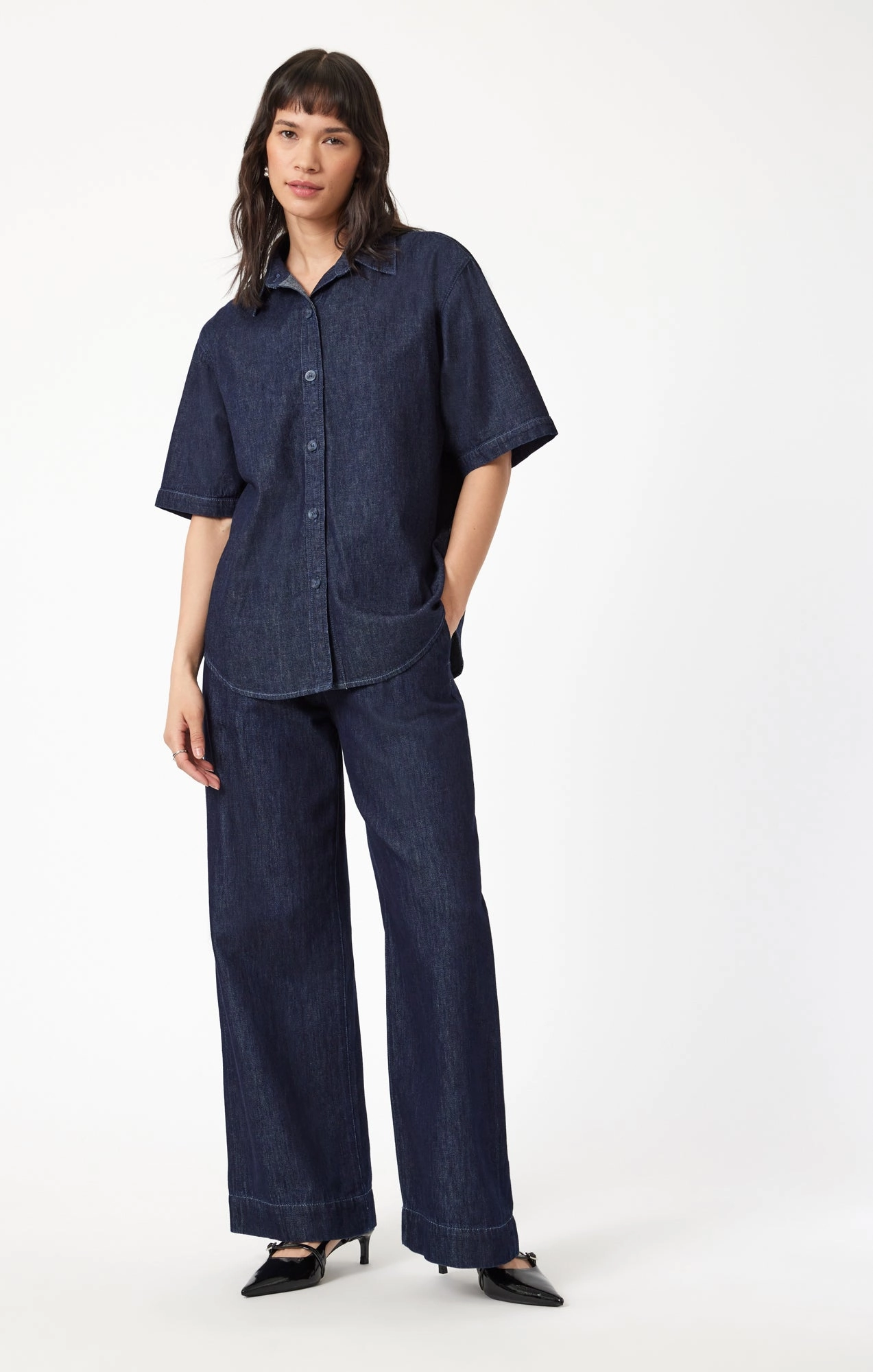 Flattering Style DEVA SHIRT IN RINSE DENIM