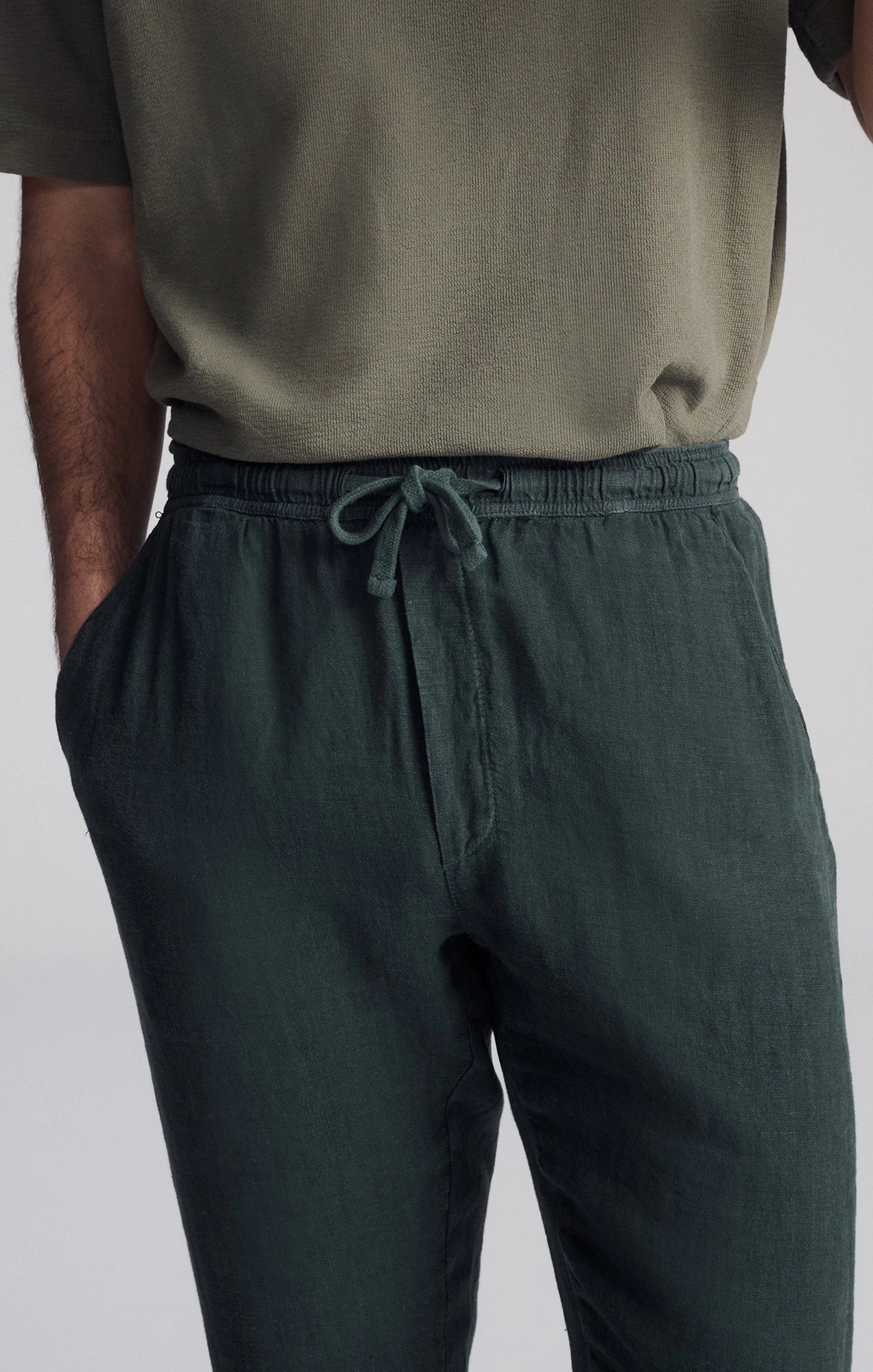 DRAWSTRING LINEN PANTS IN URBAN CHIC Fashionable Look Minimal Cut