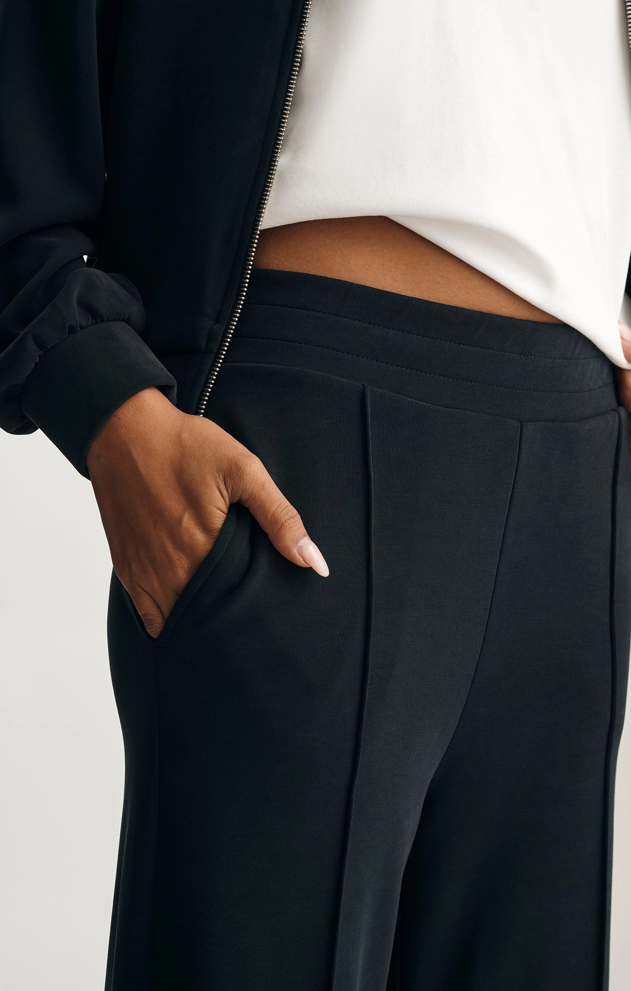 SPORTY LUXE TENCEL? PANTS IN BLACK Stain Repellent Coating clean look