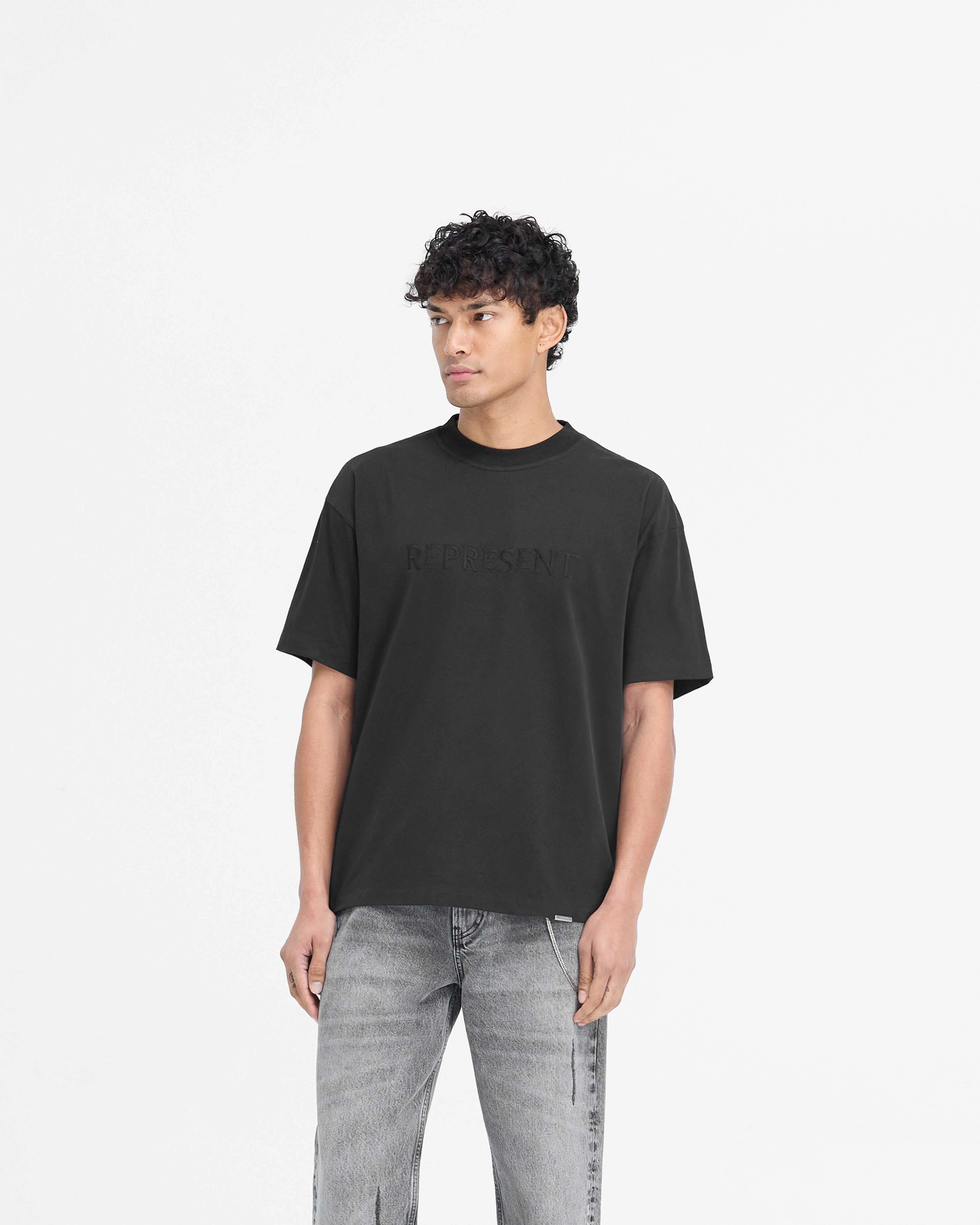 Serif Logo T-Shirt - Jet Black Casual Ease Comfy Essentials