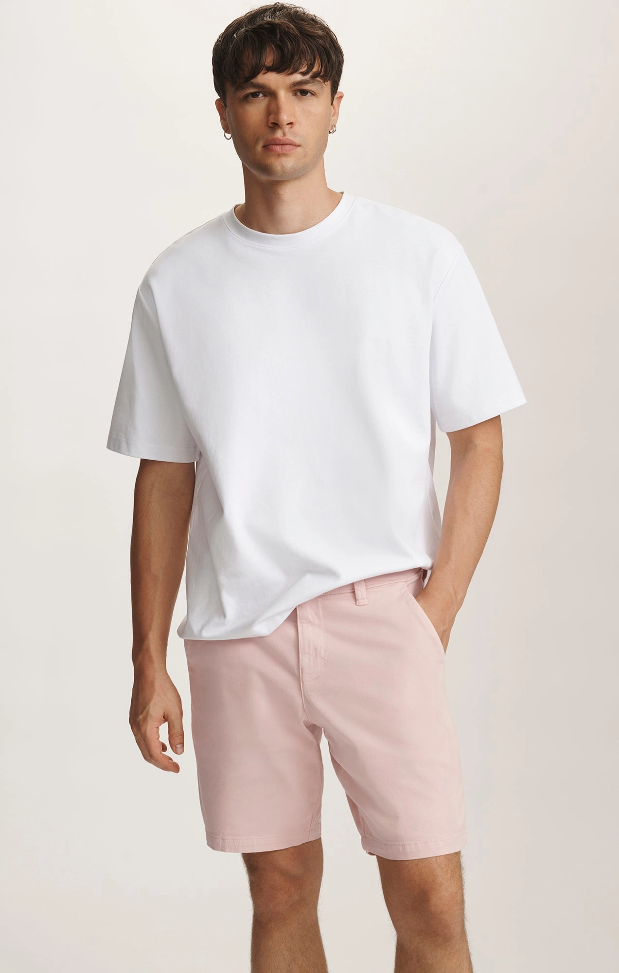 NOAH SHORTS IN FLAMINGO CASUAL TWILL Modern Cut Flatlock Seam Technology