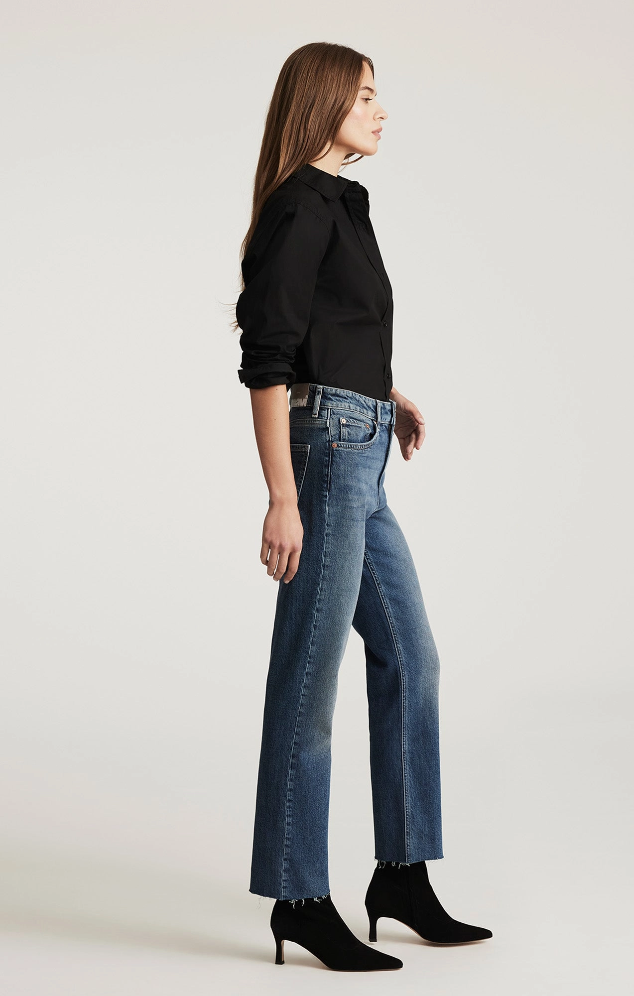 NEW YORK STRAIGHT LEG IN DEEP USED CLASSIC BLUE Night Out Bold Look Fashion Lover Classic Wear Modern Minimalist