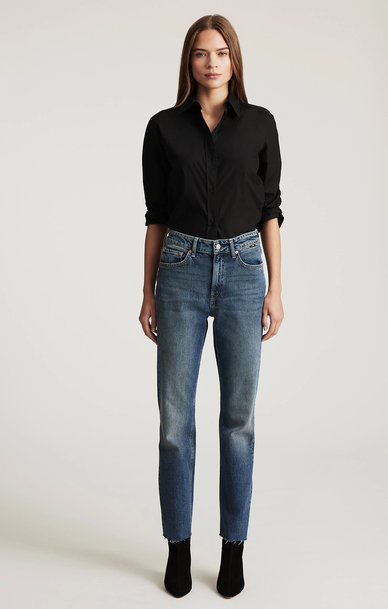 Style Friendly Brunch Outfit Night Out NEW YORK STRAIGHT LEG IN DEEP USED CLASSIC BLUE