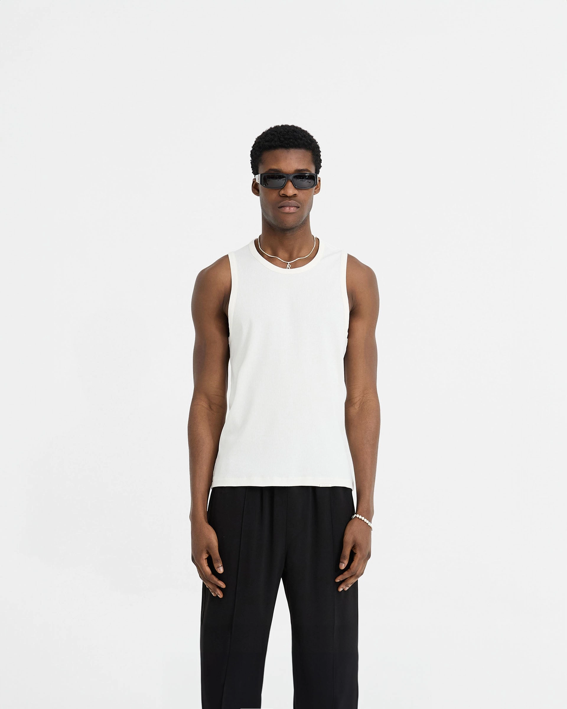 Initial Rib Vest - Flat White Anti Pill Surface
