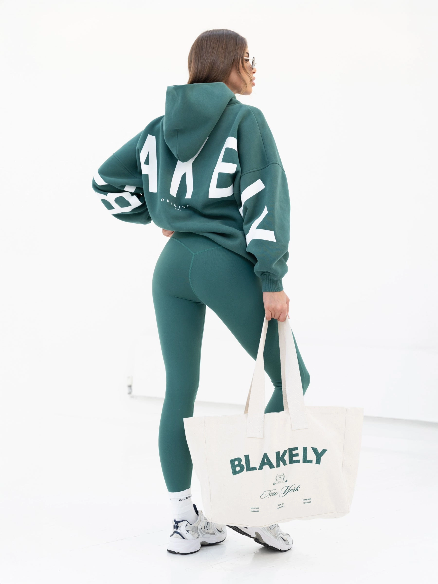 Isabel Oversized Hoodie - Pine Green Quick Fit Design snow holiday