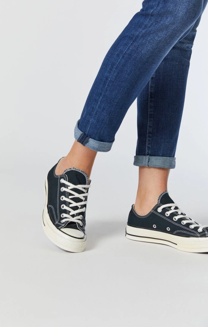 KATHLEEN SLIM BOYFRIEND JEANS IN MID FEATHER BLUE Office Wear Modern Fashion Forward