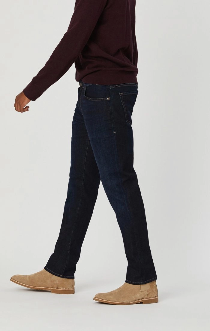 MARCUS SLIM STRAIGHT LEG IN RINSE BRUSHED WILLIAMSBURG Stretch Unisex Wear Classic Wear Vibrant Fashion Lover