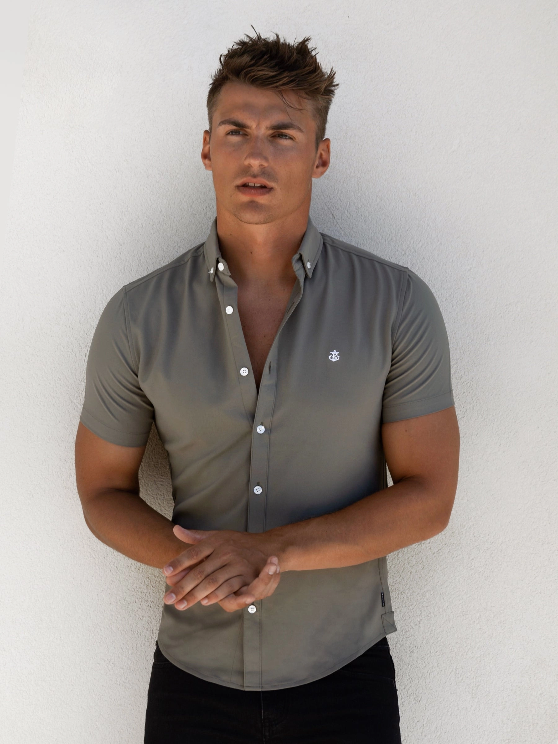 Merrick Short Sleeve Shirt - Khaki Green Luxury Feel