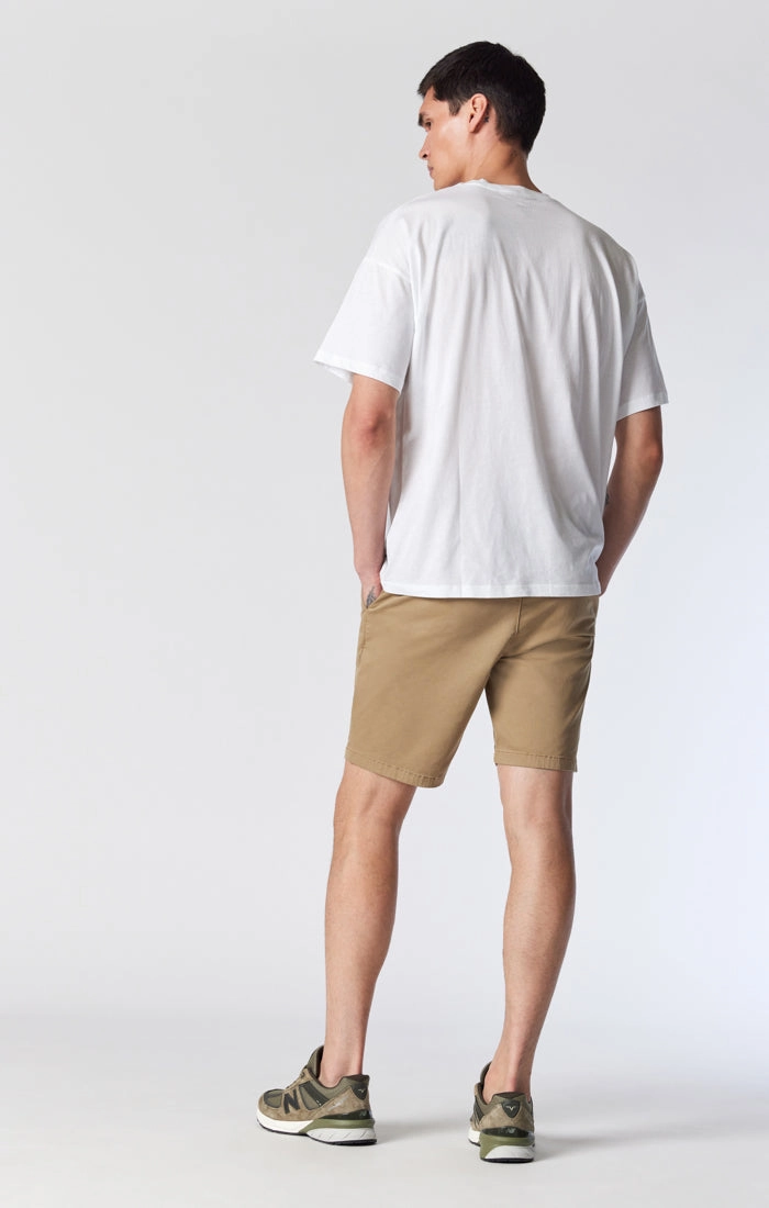NOAH SHORTS IN BRITISH KHAKI TWILL Non Restrictive Movement Body Movement