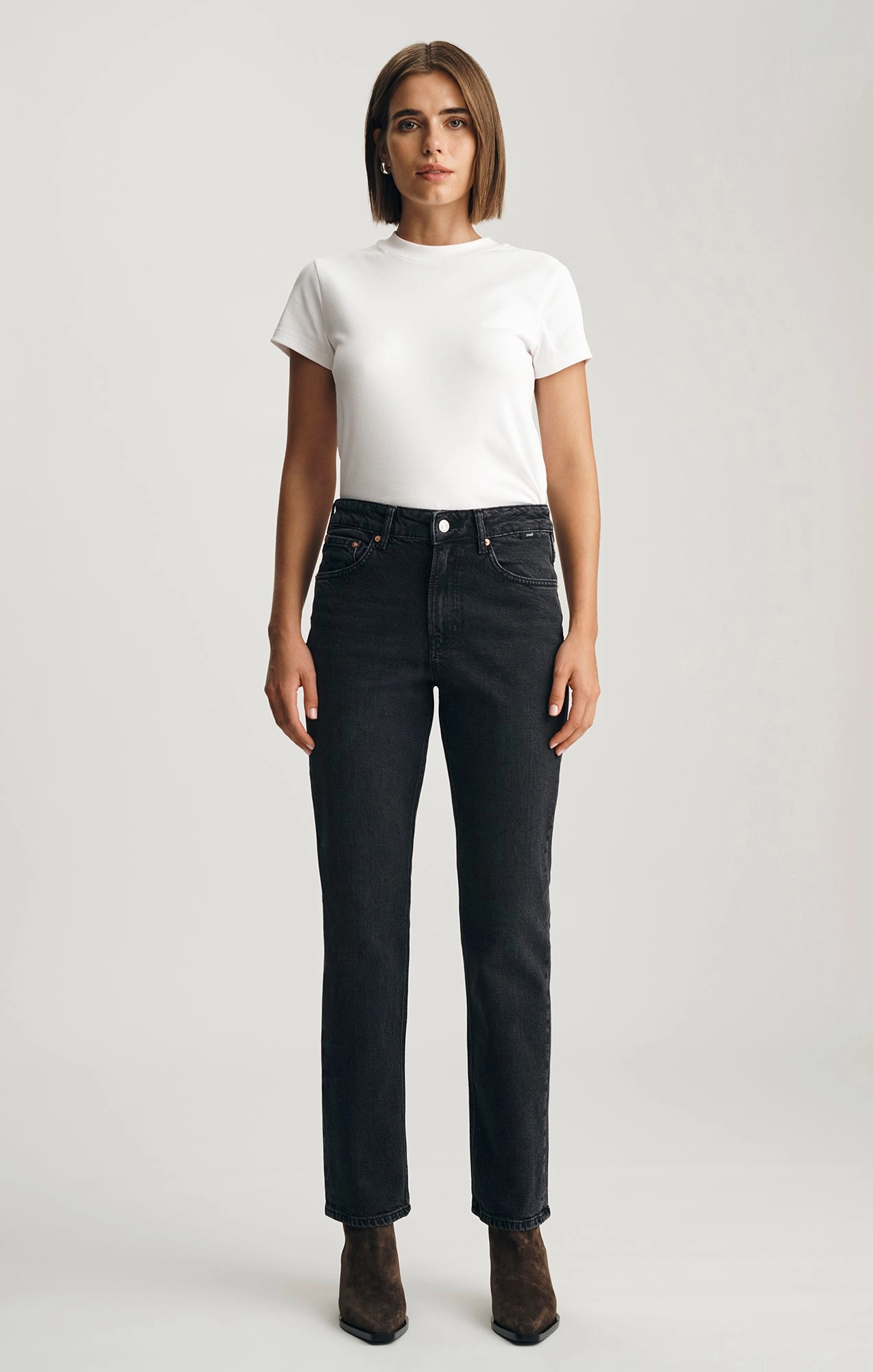 Casual Student Outfit Light Layers NEW YORK STRAIGHT LEG IN DARK SMOKE CLASSIC BLUE