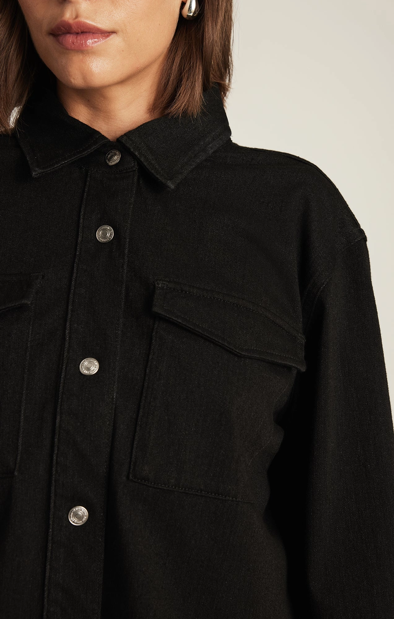 Comfortable Waistband TIA DENIM SHIRT IN BLACK MOVE