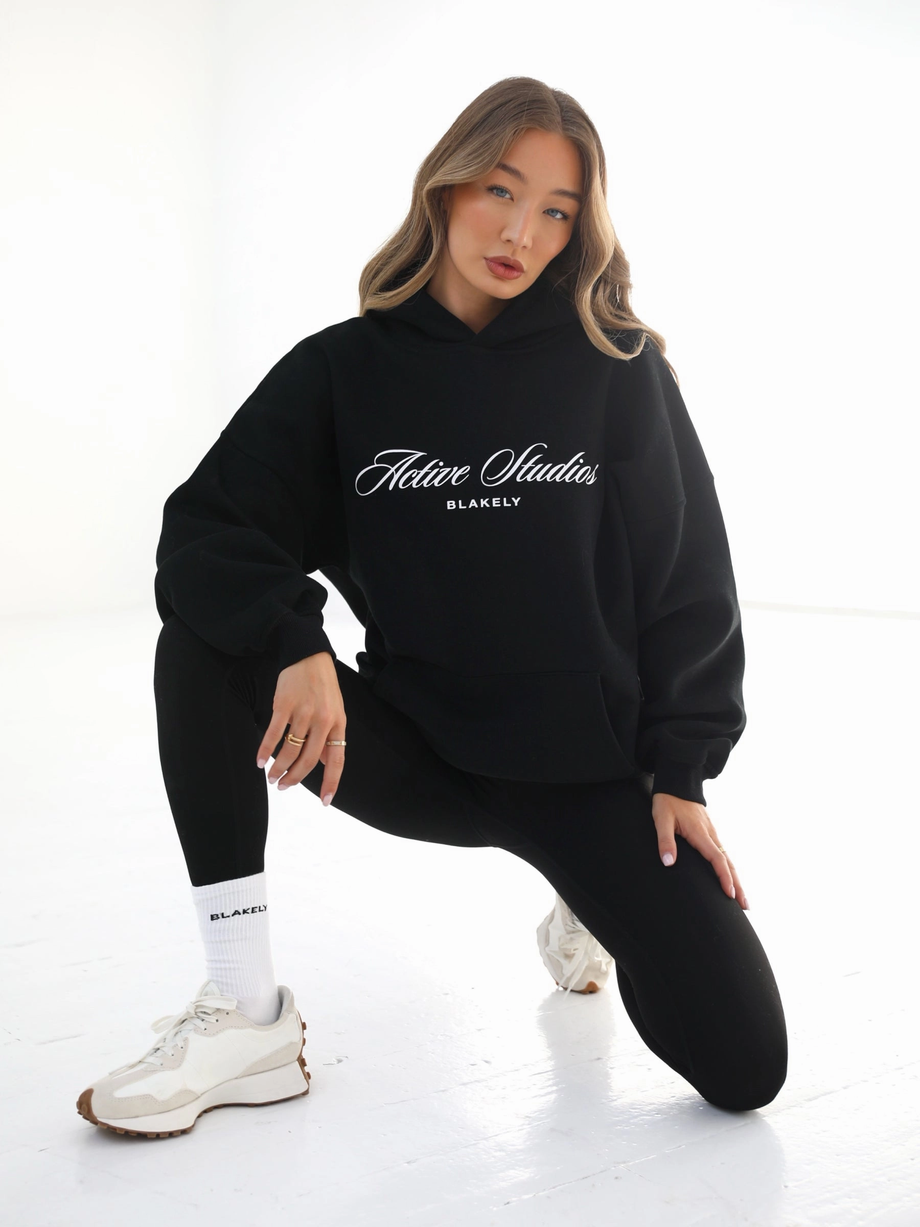 Off Duty Oversized Hoodie - Black Simple Look Compact Ribbed Cuffs