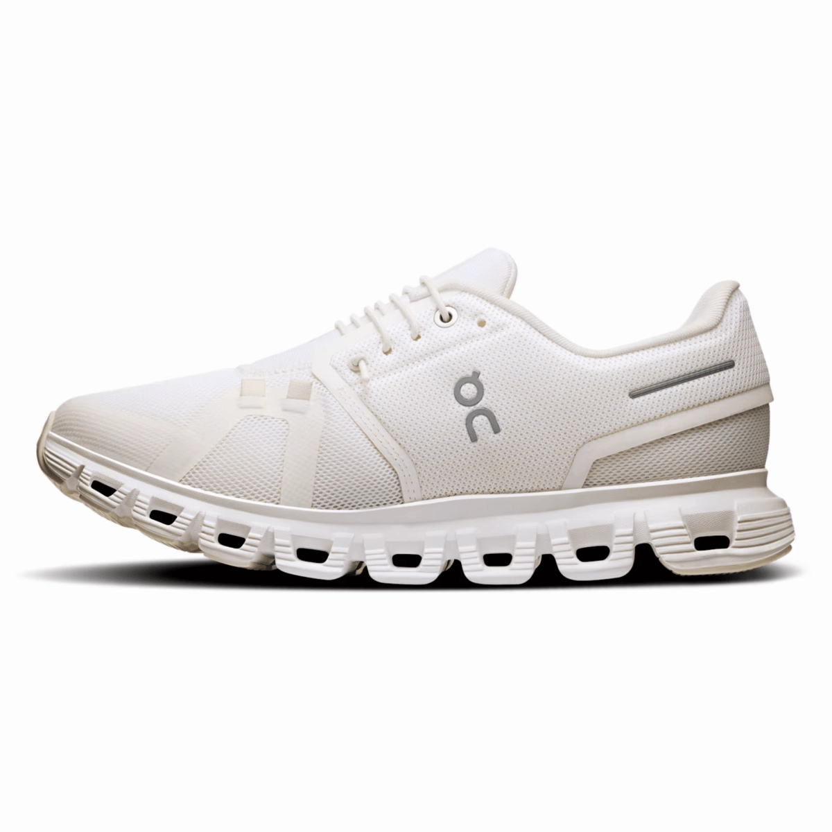 On Running Women's Cloud 6 White/White Energy Return Design Non Irritating Stitching