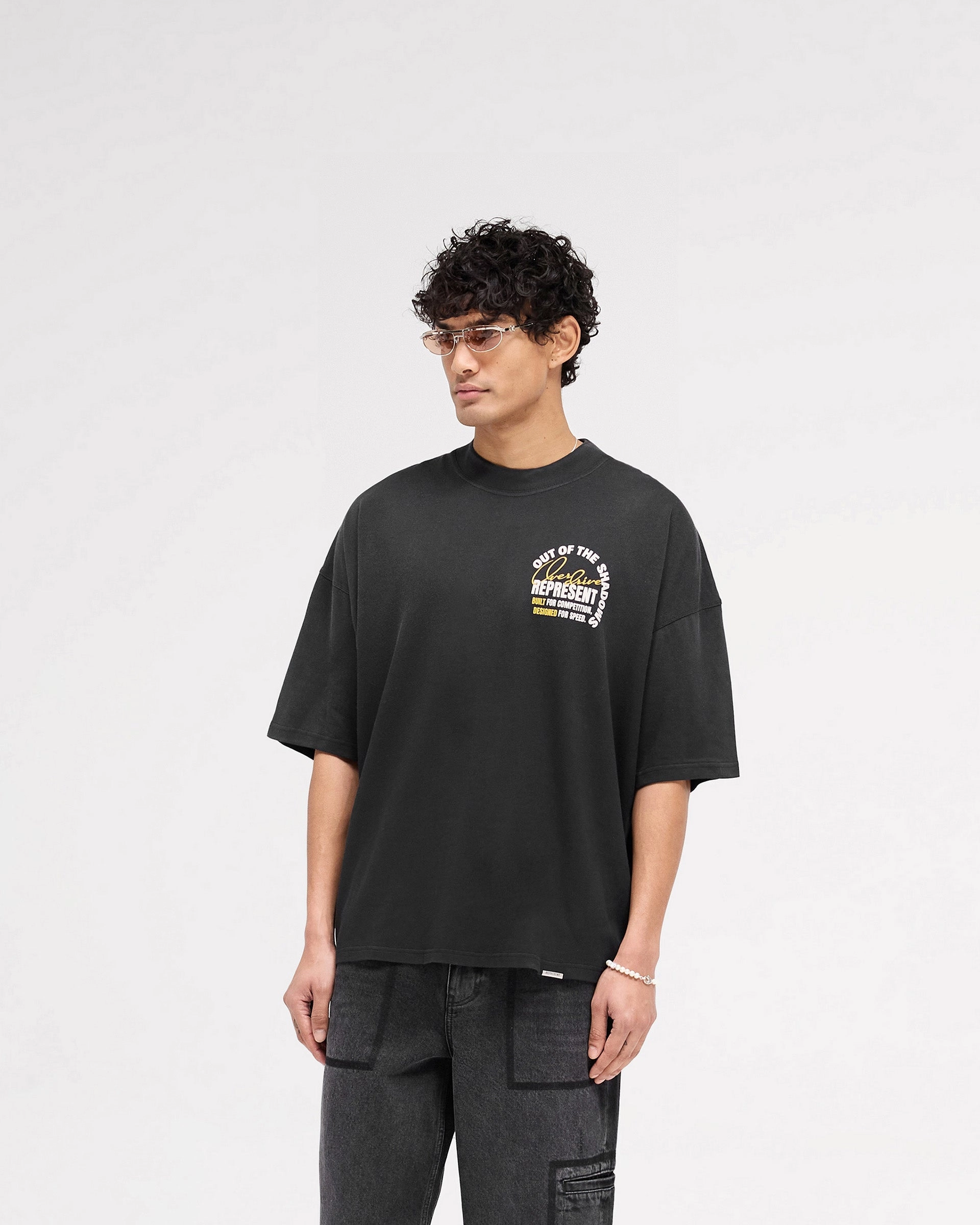 Out Of The Shadows T-Shirt - Stained Black Relax Trend