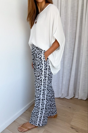 Quick Fit Design Page Pants - White Grey Leopard