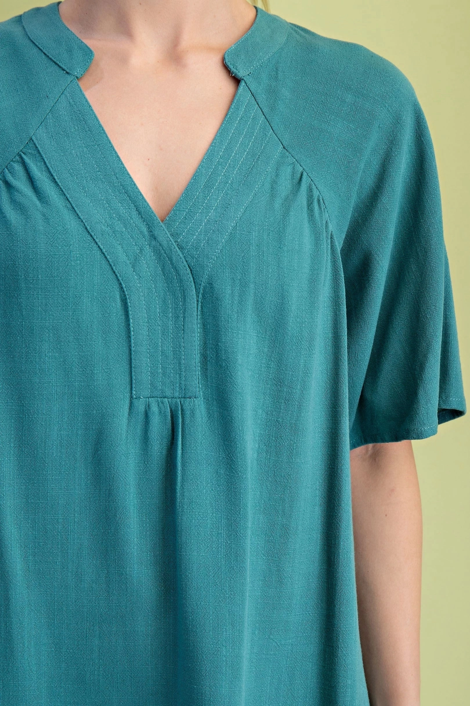 EasyCareMaterial Peacock Washed Linen Blend Top