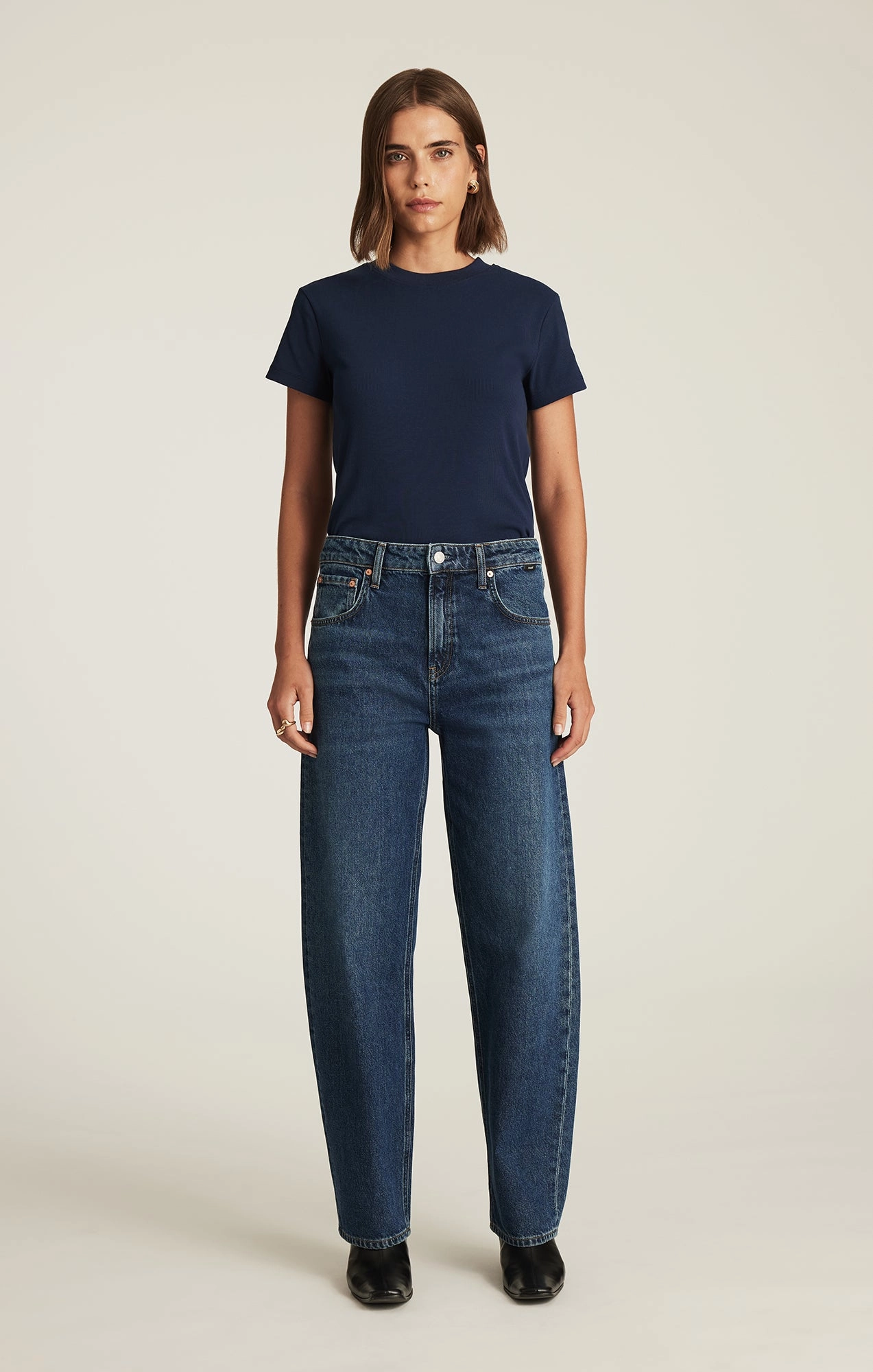 NICA BARREL IN DARK BRUSHED CLASSIC BLUE Unisex Look