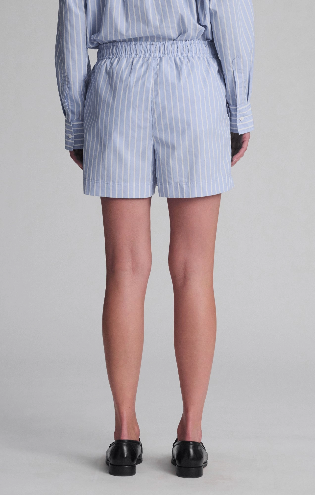 PULL-ON SHORTS IN BLUE STRIPE Beach Ready