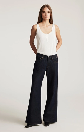 SANDY WIDE LEG IN RINSE CLASSIC DENIM Softened Fabric Relaxed Style City Walk Trend Setter