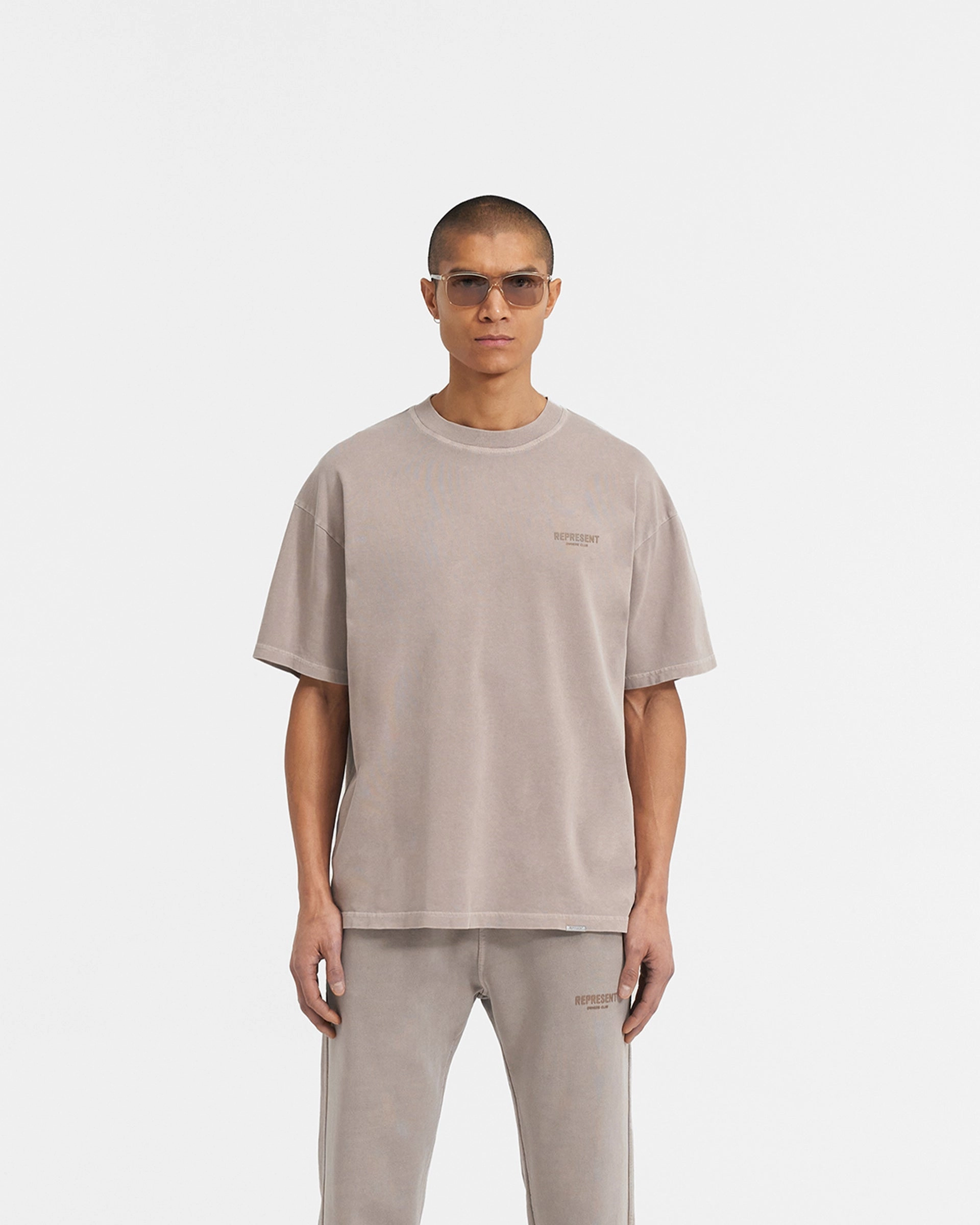 Represent Owners Club T-Shirt - Mushroom Cozy Comfort