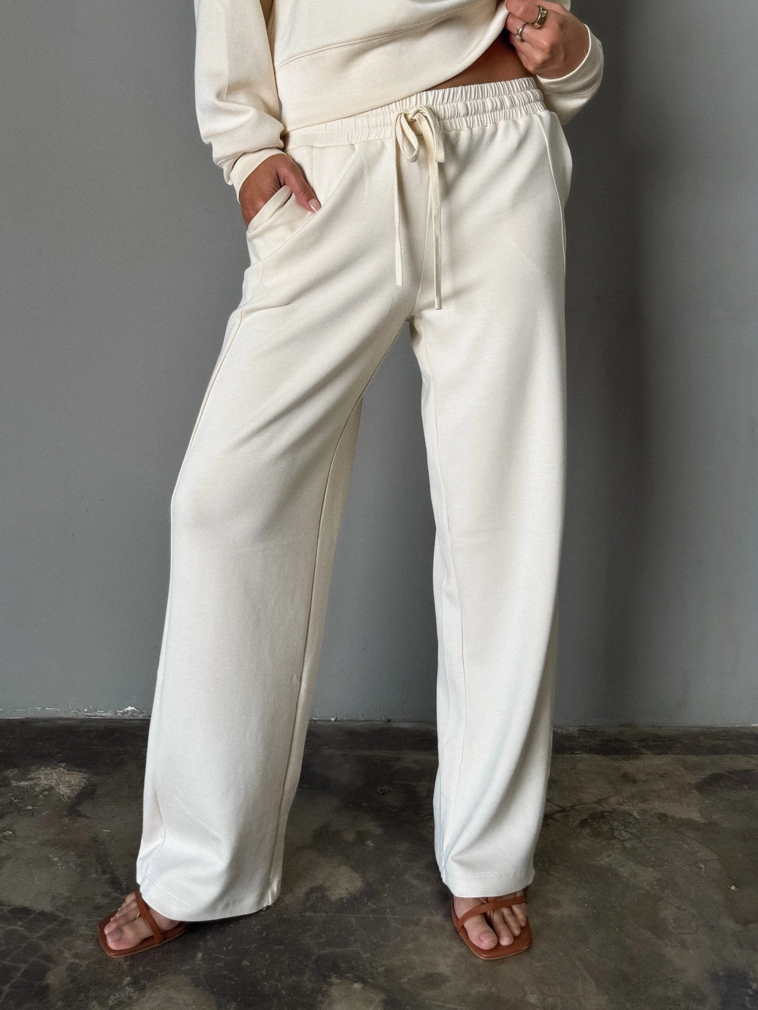 Lena Sweatpants in Cream Crisp Look All Season Wear Bonded Seam Technology