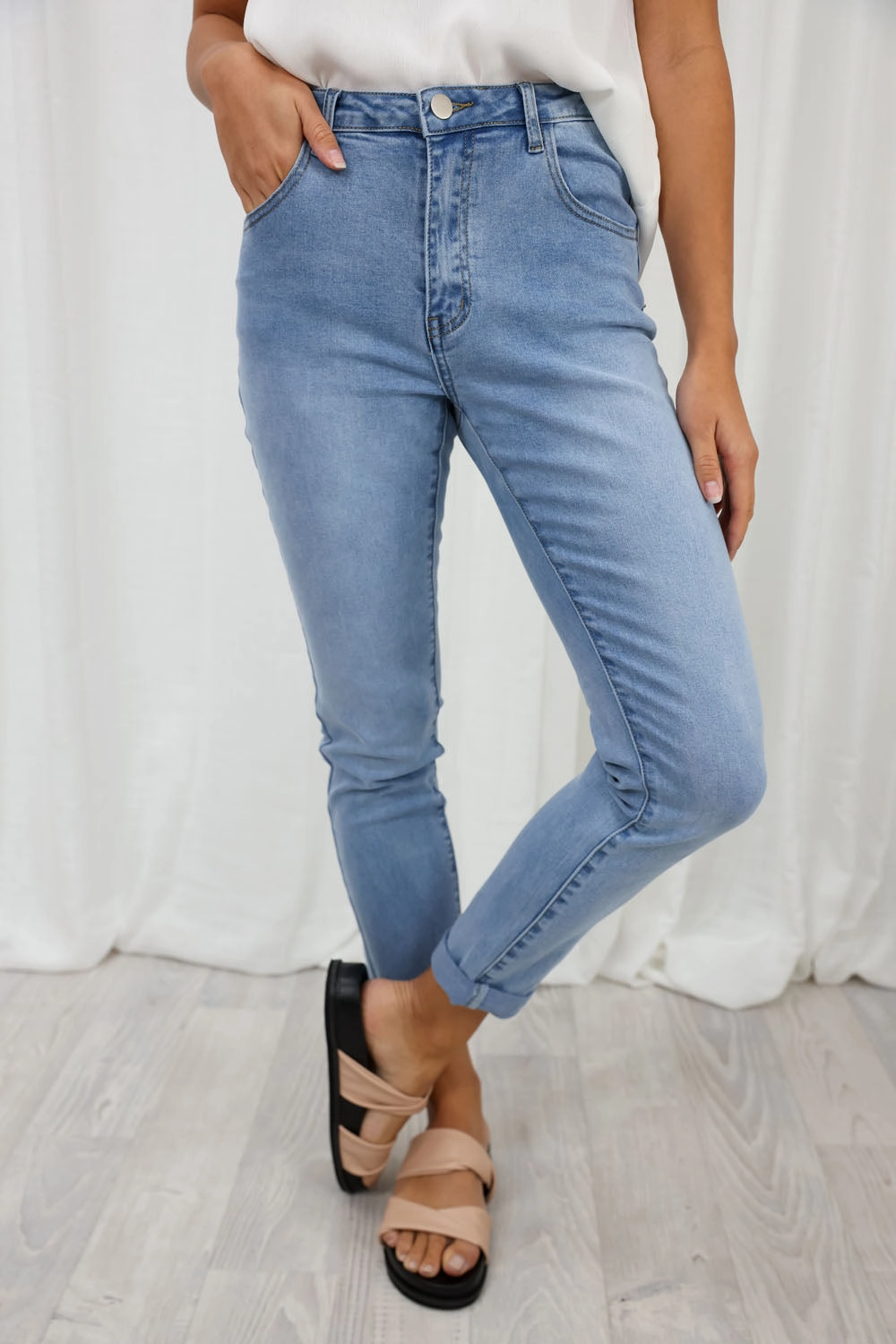 Urban Edge Light support Mum Babe Jeans