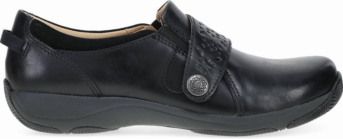 Sallie Black Waxy Burnished Mark Hike