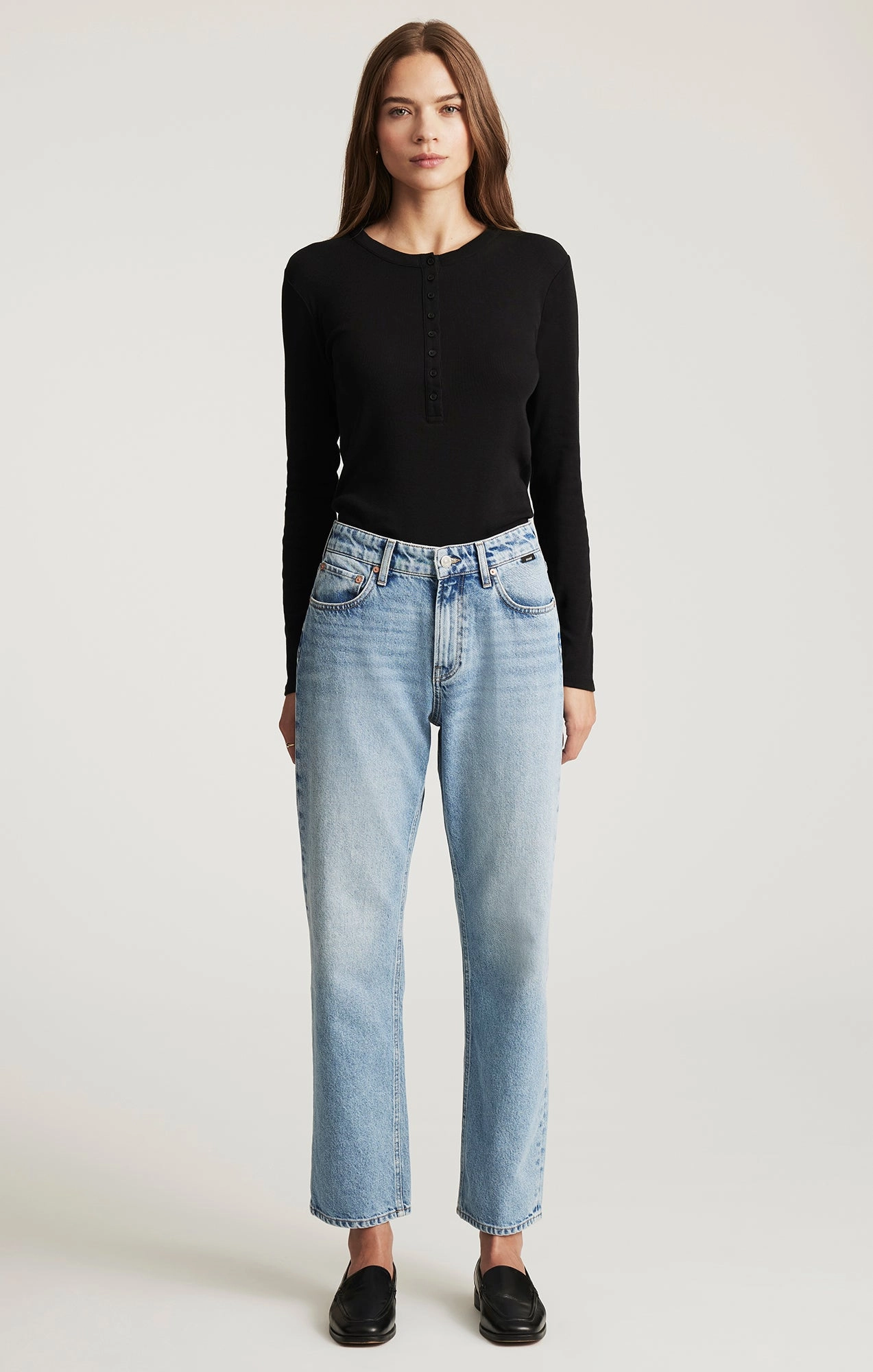 SAVANNAH STRAIGHT LEG IN LIGHT BRUSHED CLASSIC DENIM Fit For Every Day