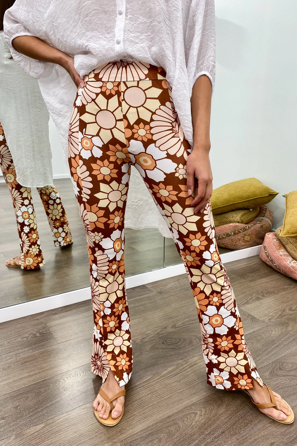 Neutral Look The Flarey Tights