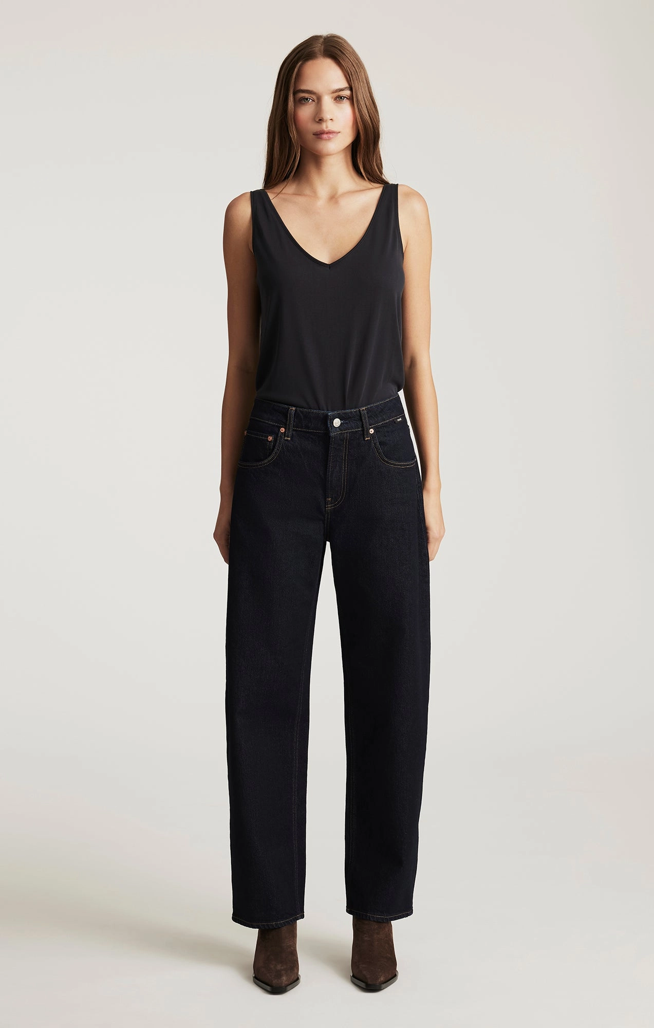 Smart Wardrobe Shopping Day Outdoor Enthusiast NICA BARREL IN RINSE CLASSIC BLUE