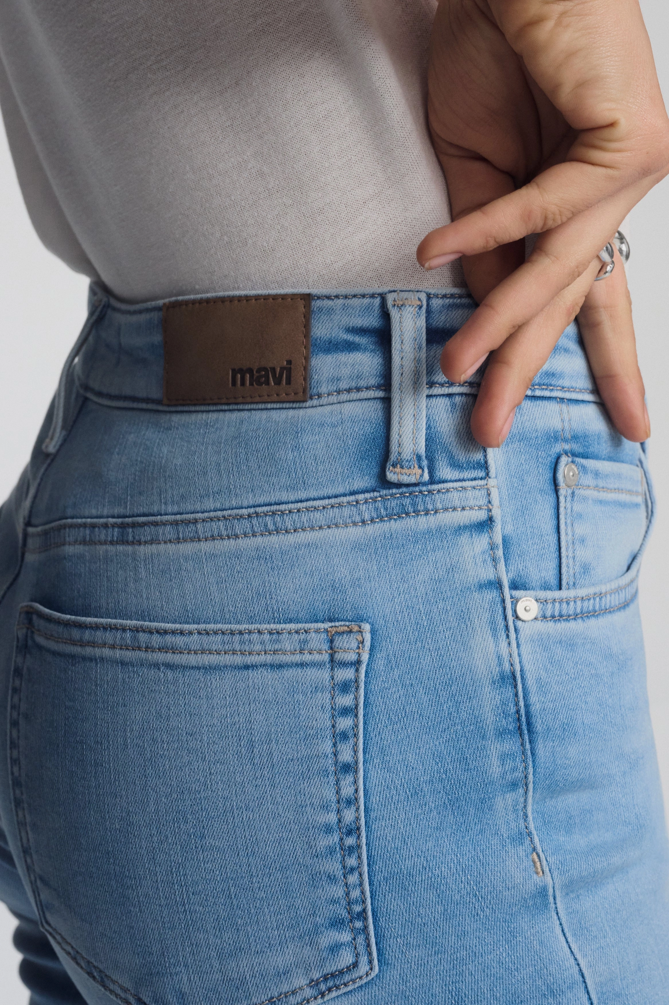 SYDNEY FLARE IN LIGHT BLUE FEATHER BLUE Straight Leg Design Trend Setter Chill Outfit