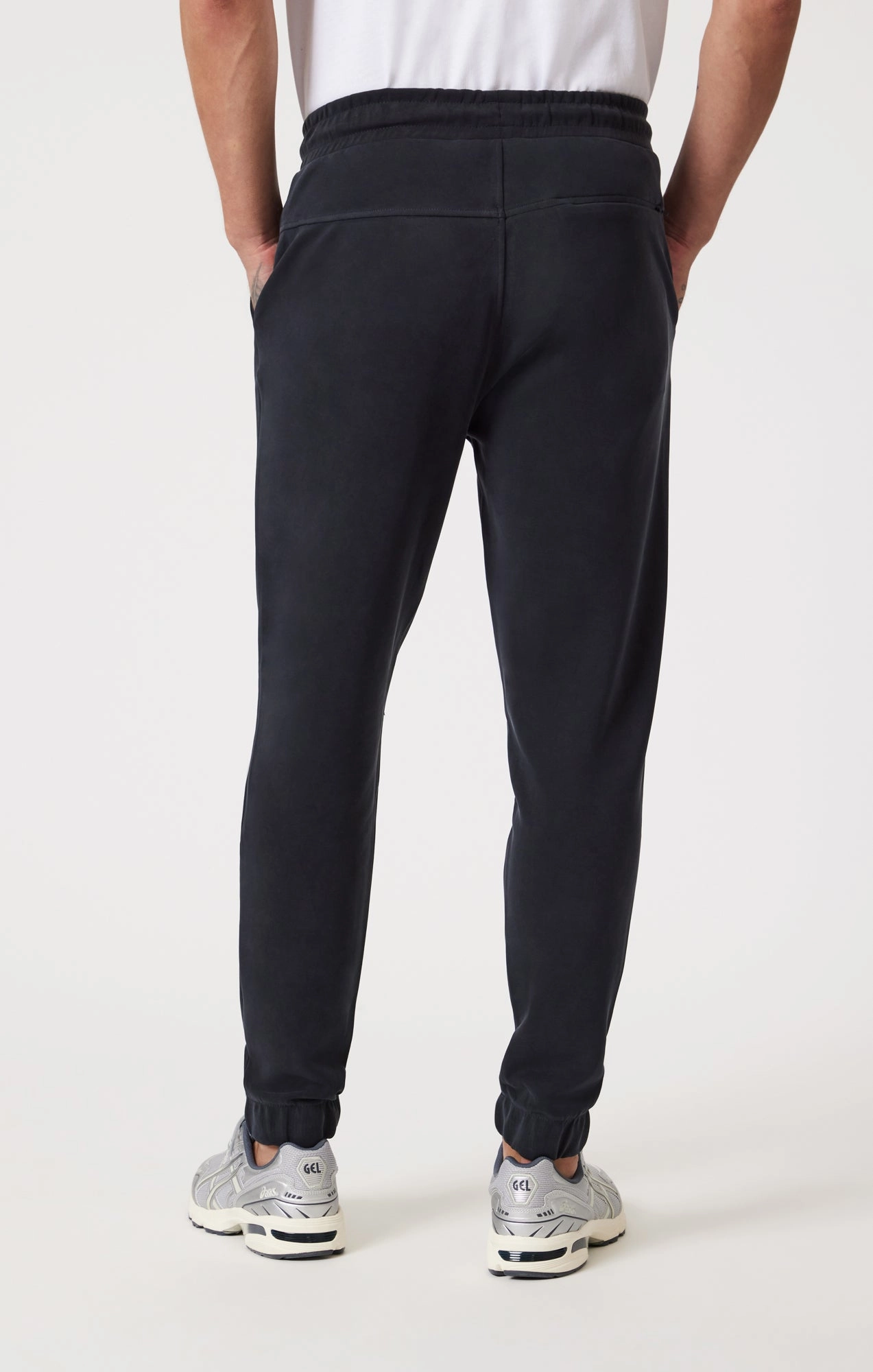 SWEATPANTS IN JET BLACK Neutral Shade Refined fit