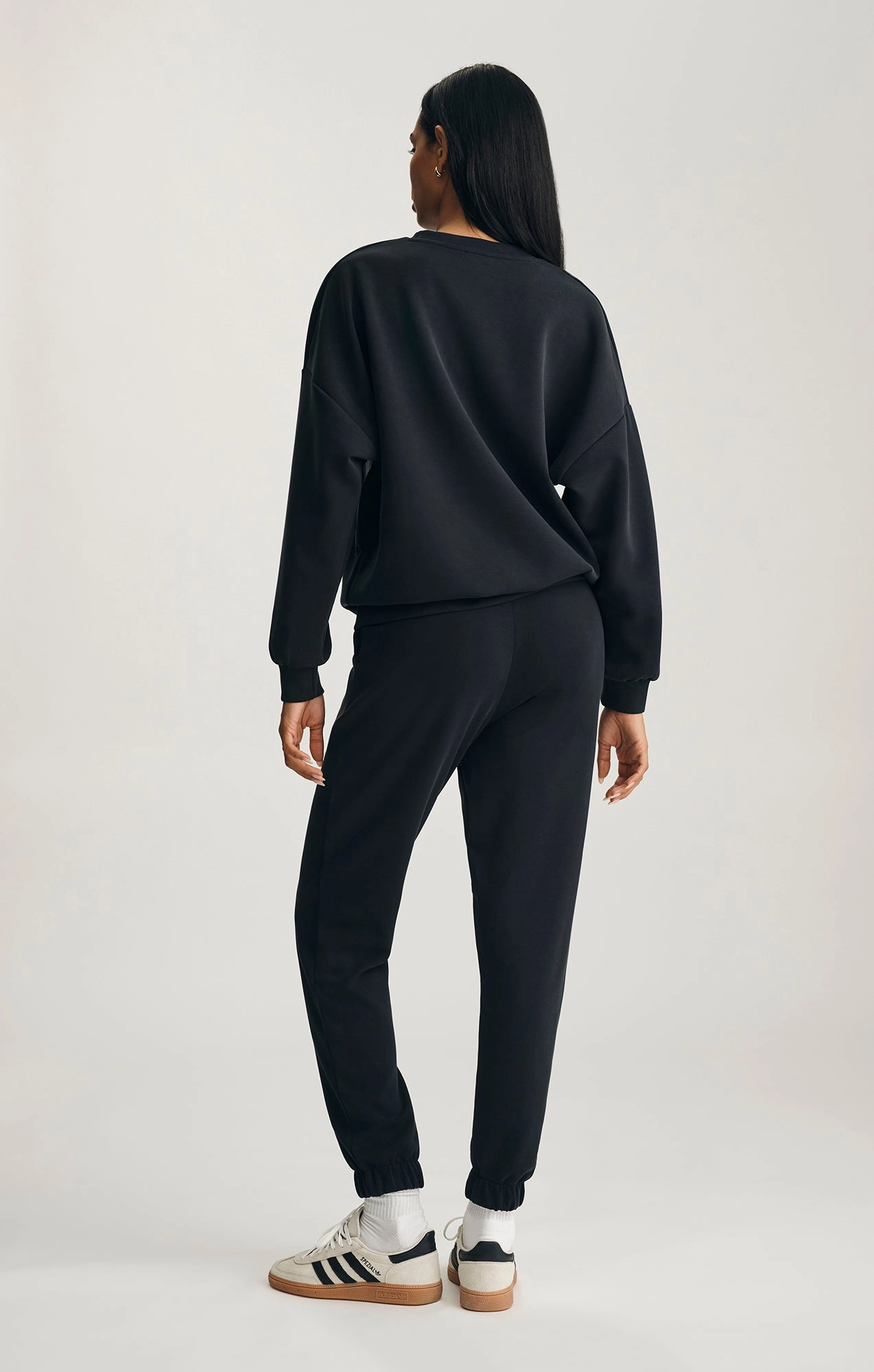 Comfortable Design LUXE TOUCH SWEATPANTS IN BLACK