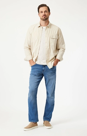 MATT RELAXED STRAIGHT LEG IN MID BRUSHED FEATHER BLUE Party Look Sunny Vibes Couple Look Refined Detail