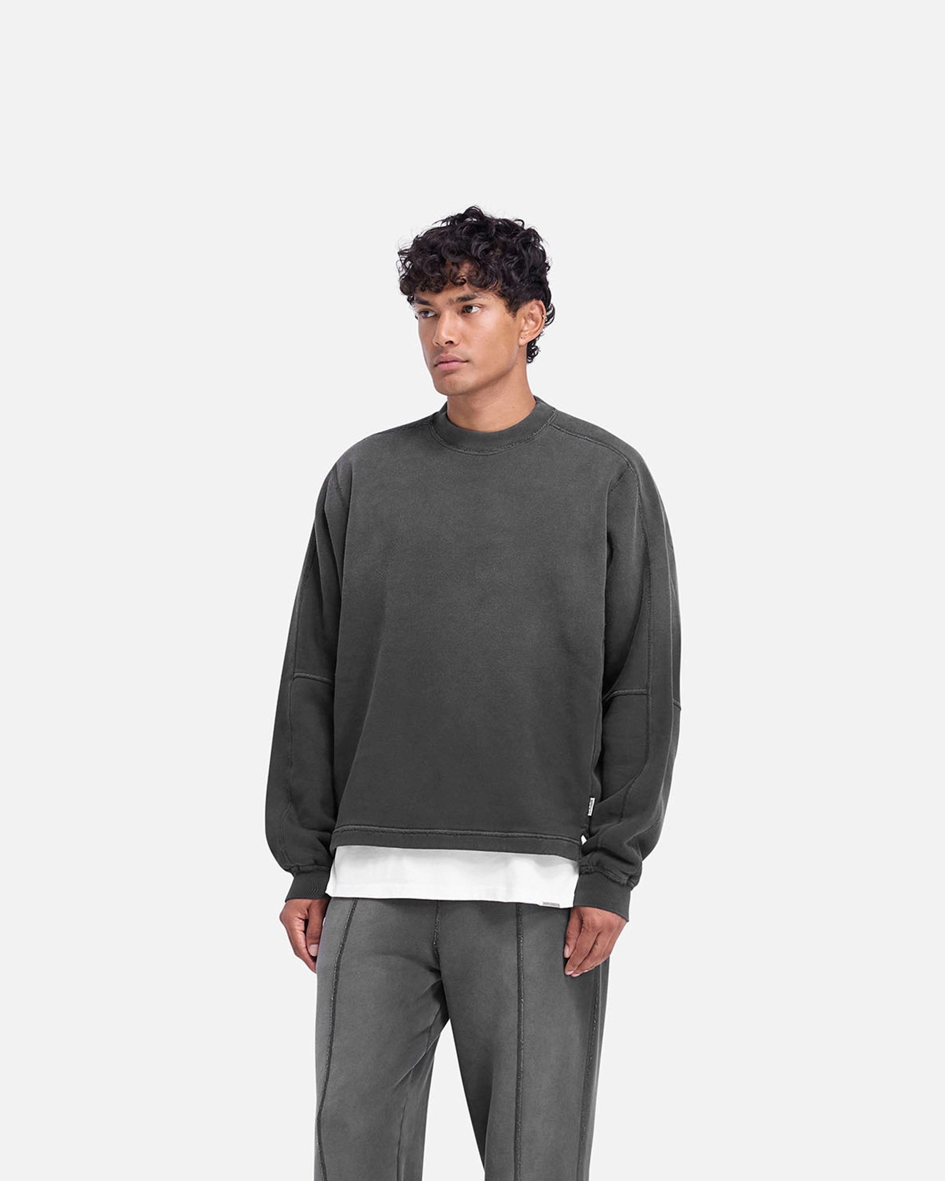 Stepped Hem Sweatshirt - Stained Black Stay Simple Clean Finish