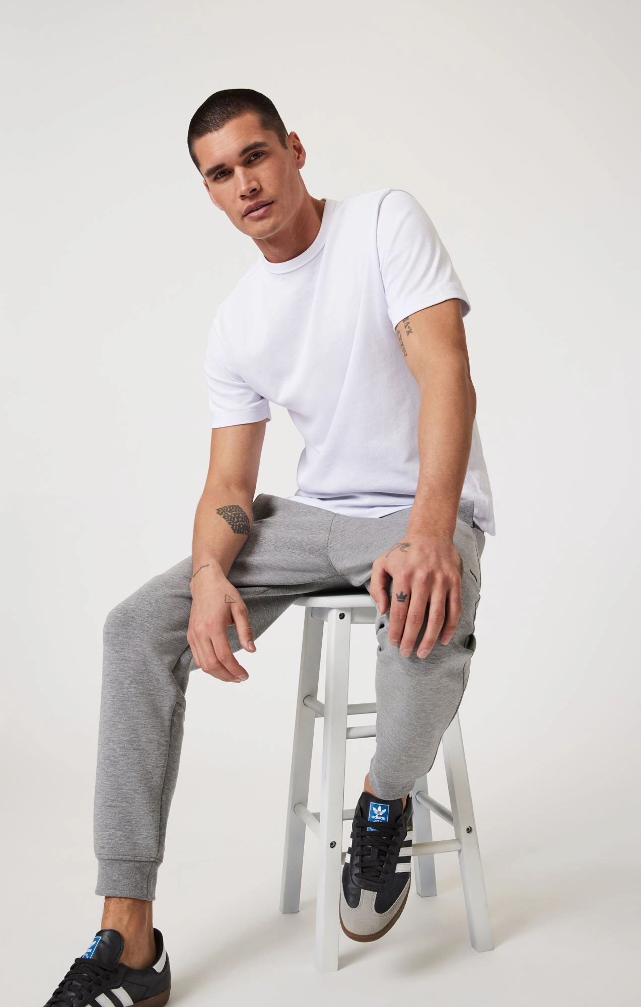 SWEATPANTS IN GREY MELANGE Basic Look