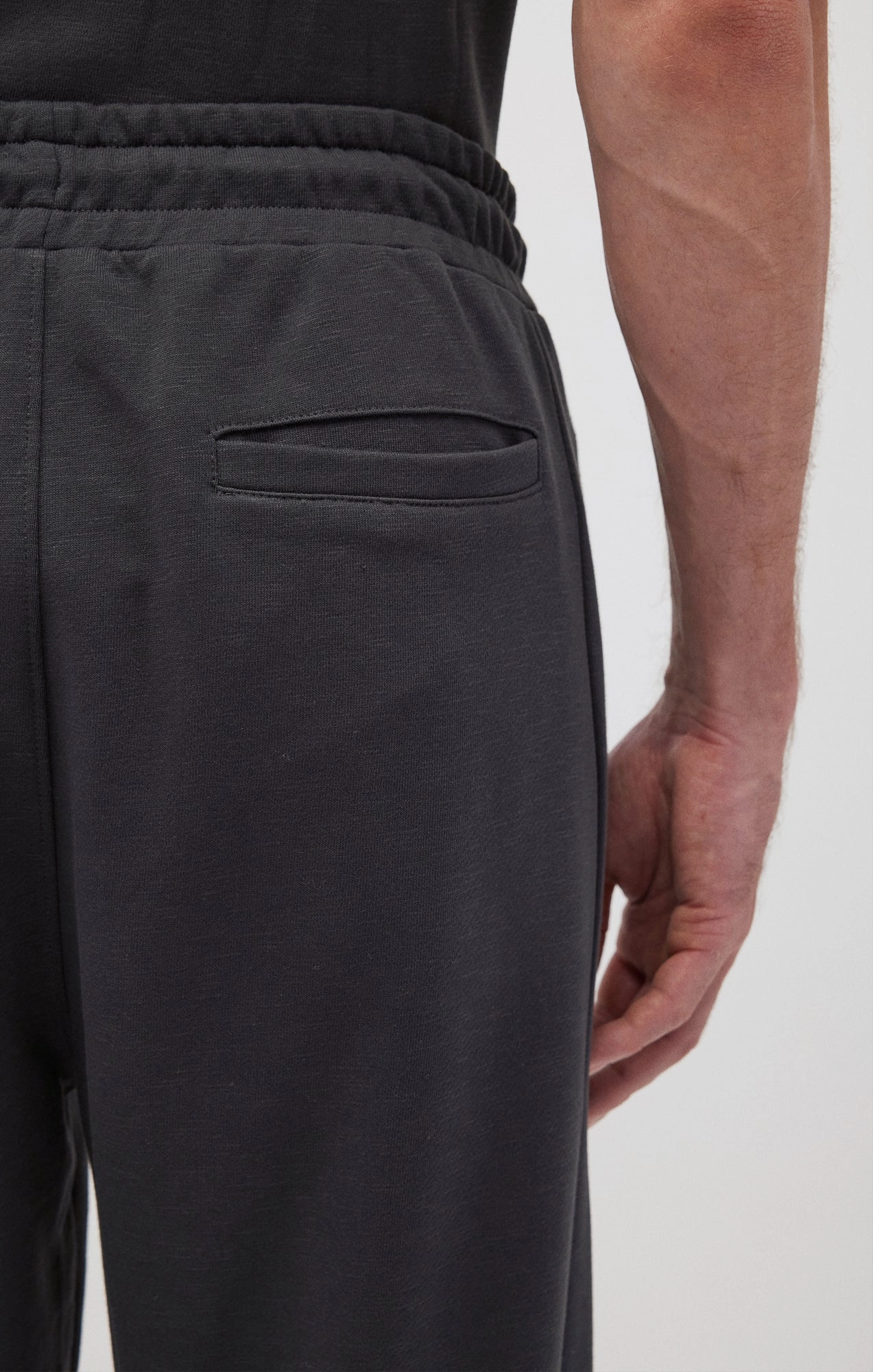 Quick Wear Fit Easy Care Fabric Finish SWEATPANTS IN PIRATE BLACK